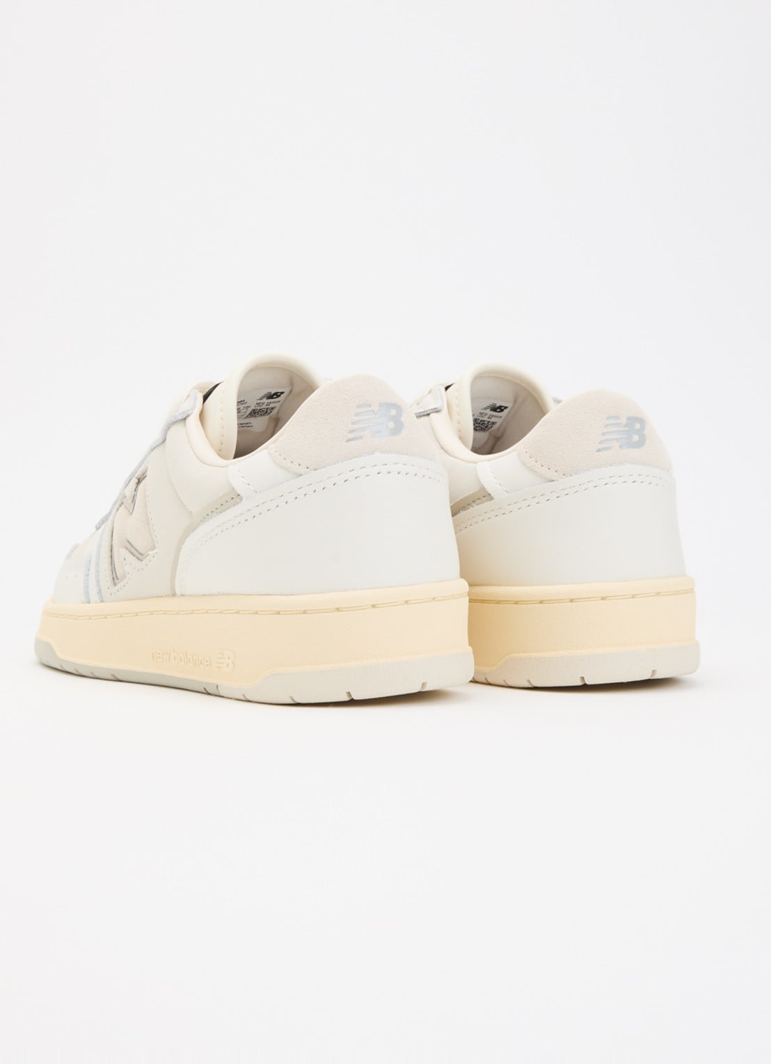 New Balance BB950 sneaker van leer met details van nubuck - achterkant creme