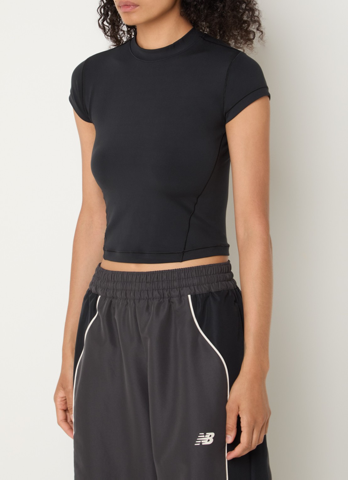 New Balance Cropped trainings T-shirt met ronde hals - detail 3 zwart