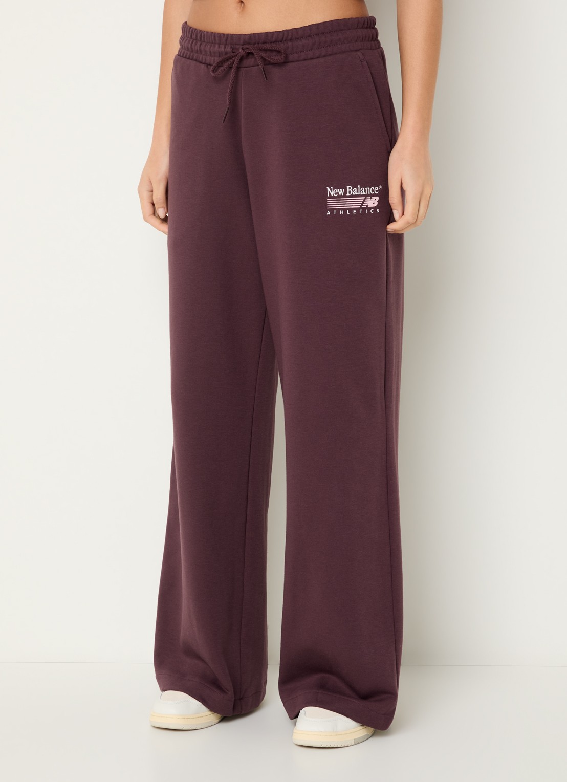 New Balance French Terry high waist loose fit joggingbroek - detail bruin
