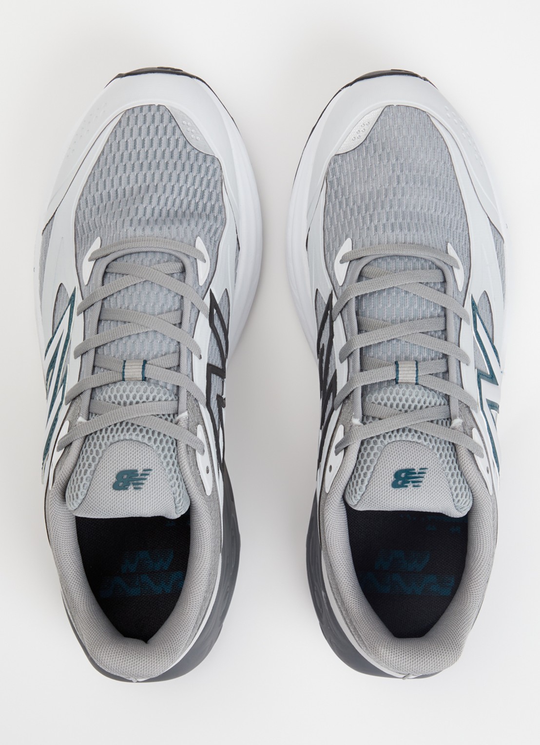 New Balance Fresh Foam sneaker met mesh details - detail 2 grijs
