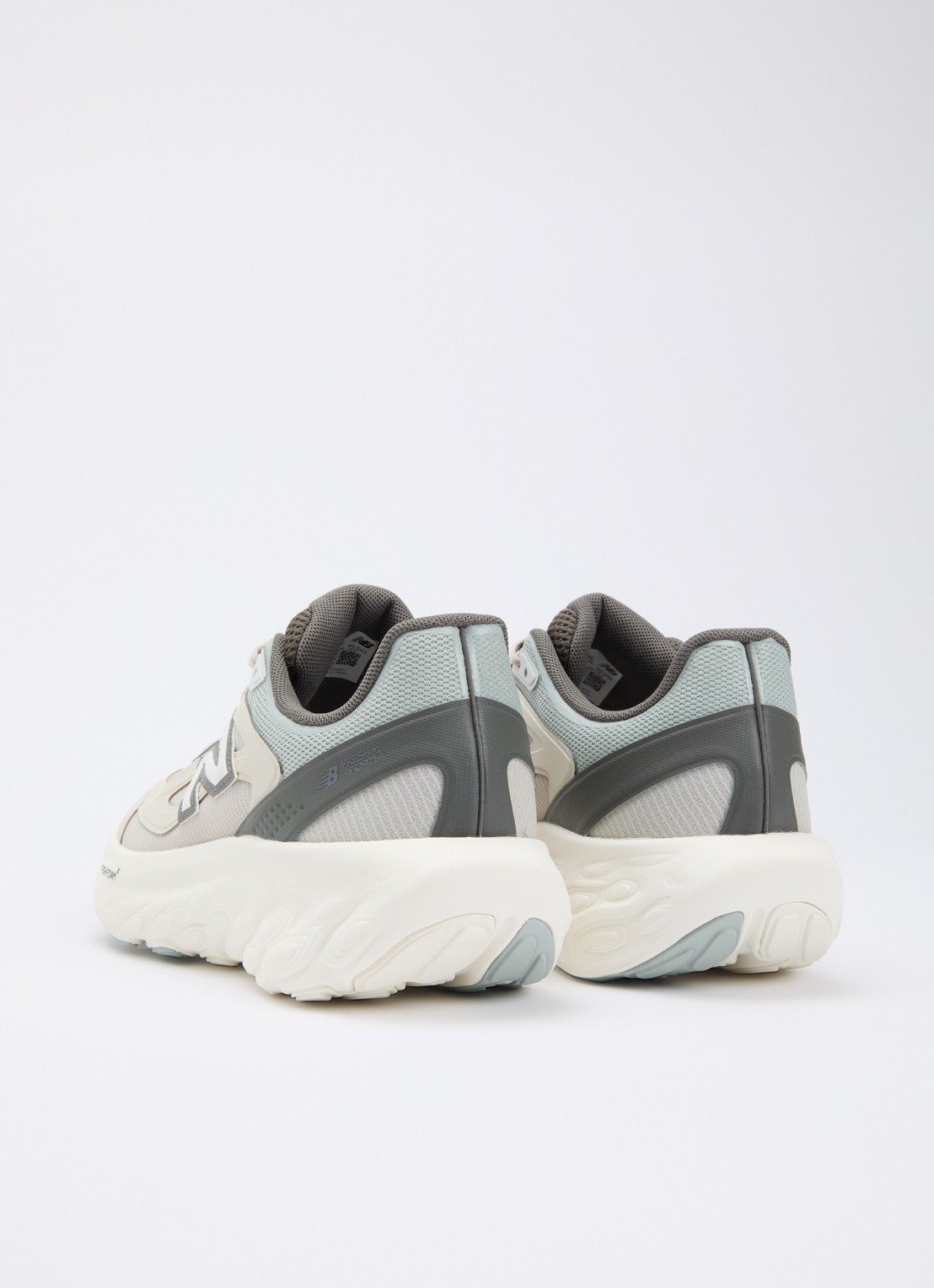 New Balance Fresh Foam sneaker met mesh details - achterkant beige