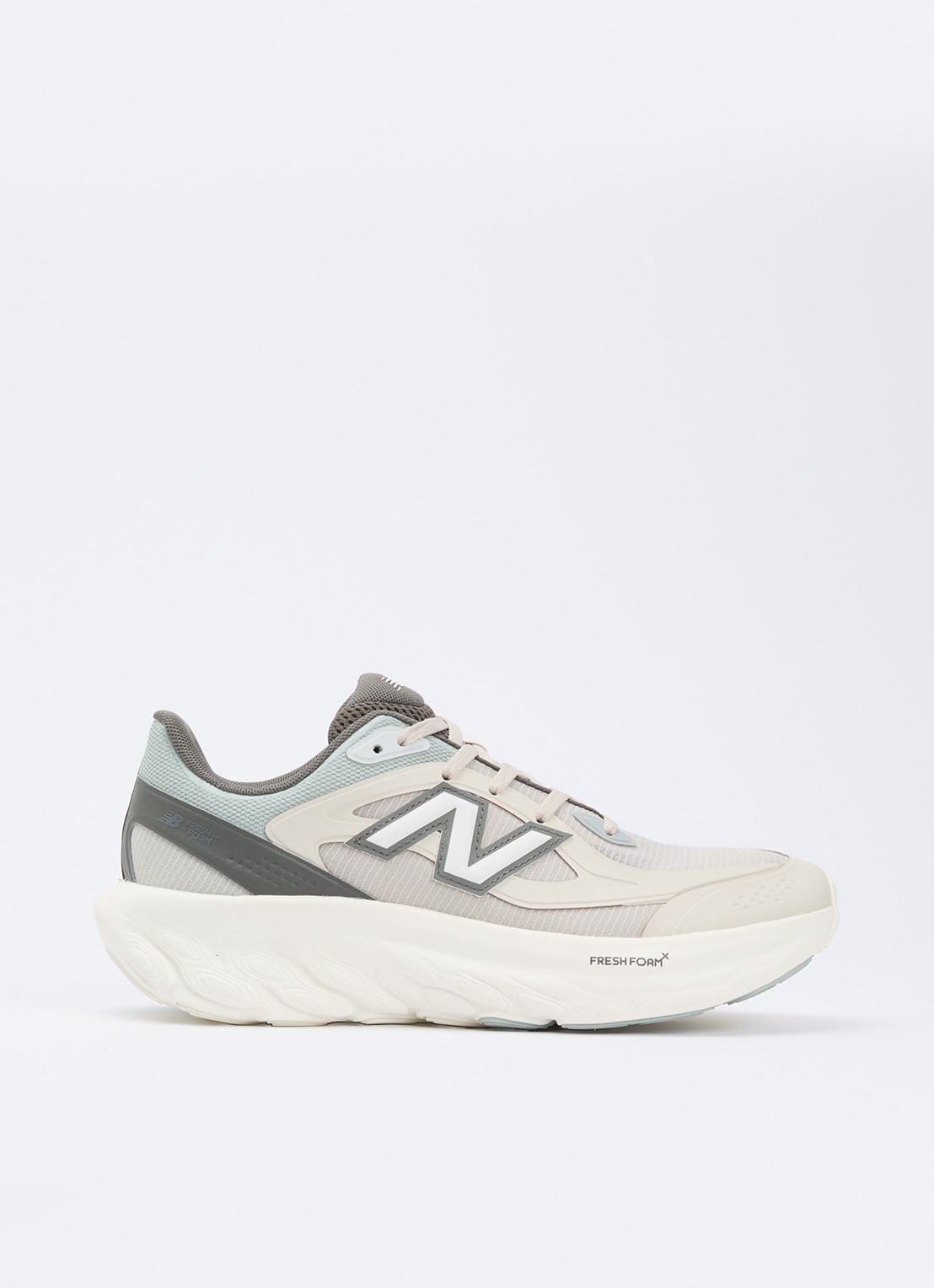 New Balance Fresh Foam sneaker met mesh details - voorkant 2 beige