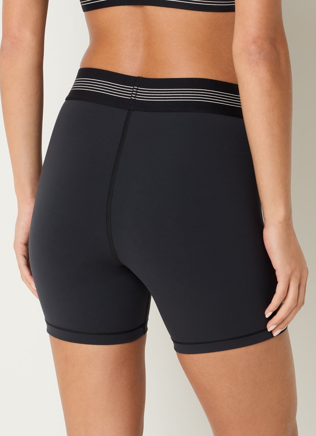 New Balance High waist skinny fit korte trainingsshort met logo - achterkant 3 donkergrijs