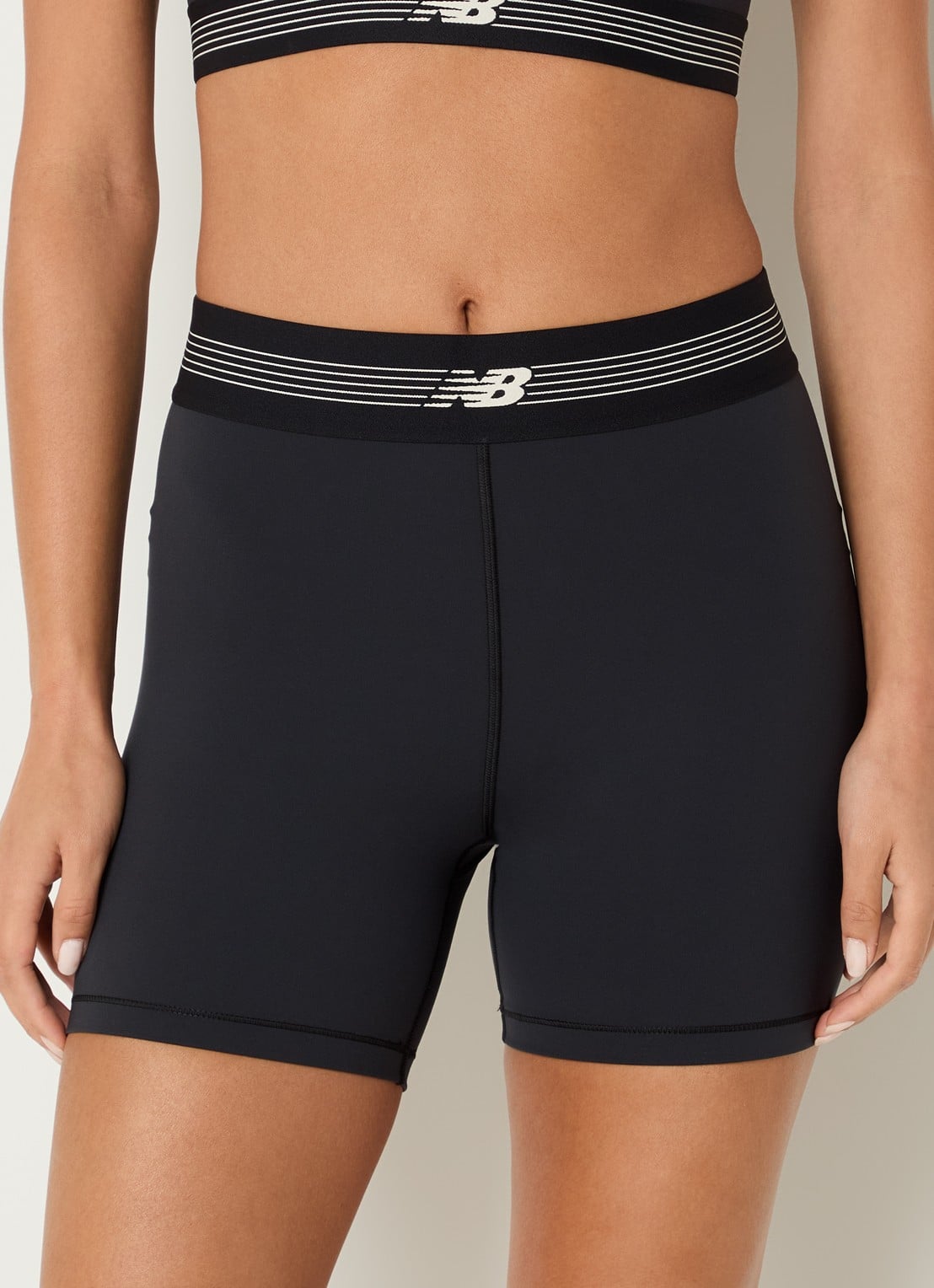 New Balance High waist skinny fit korte trainingsshort met logo - detail 4 donkergrijs