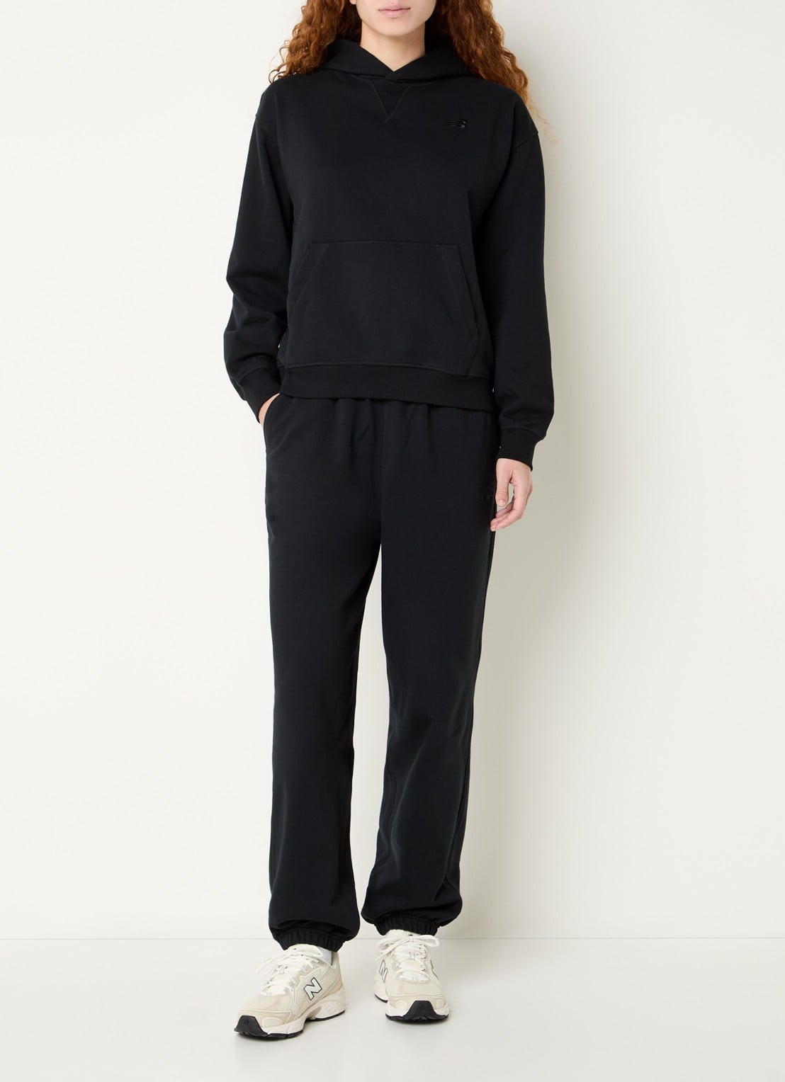 New Balance Hoodie met capuchon en logo - voorkant 3 zwart