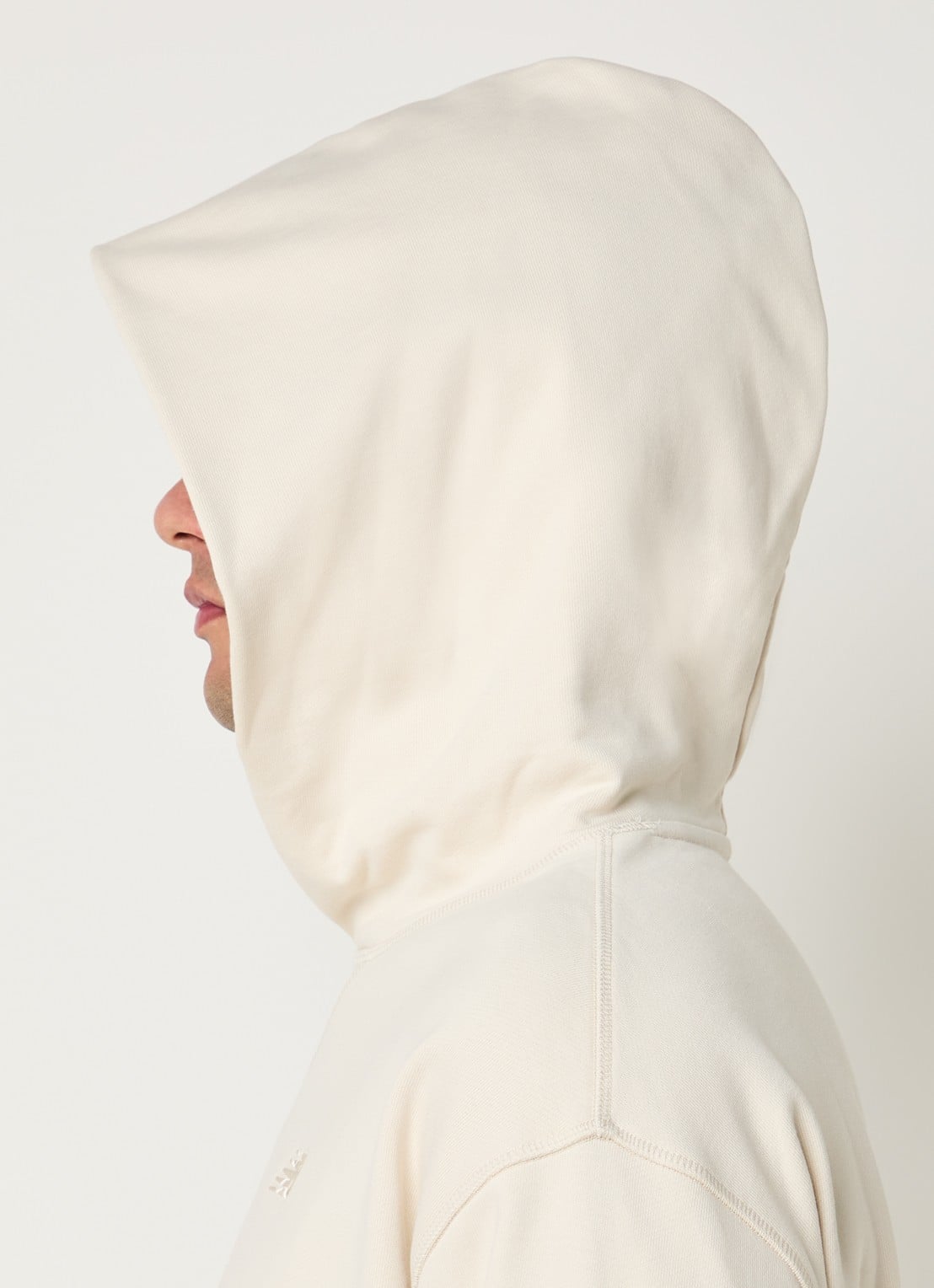 New Balance Hoodie met capuchon en logo - detail 2 creme