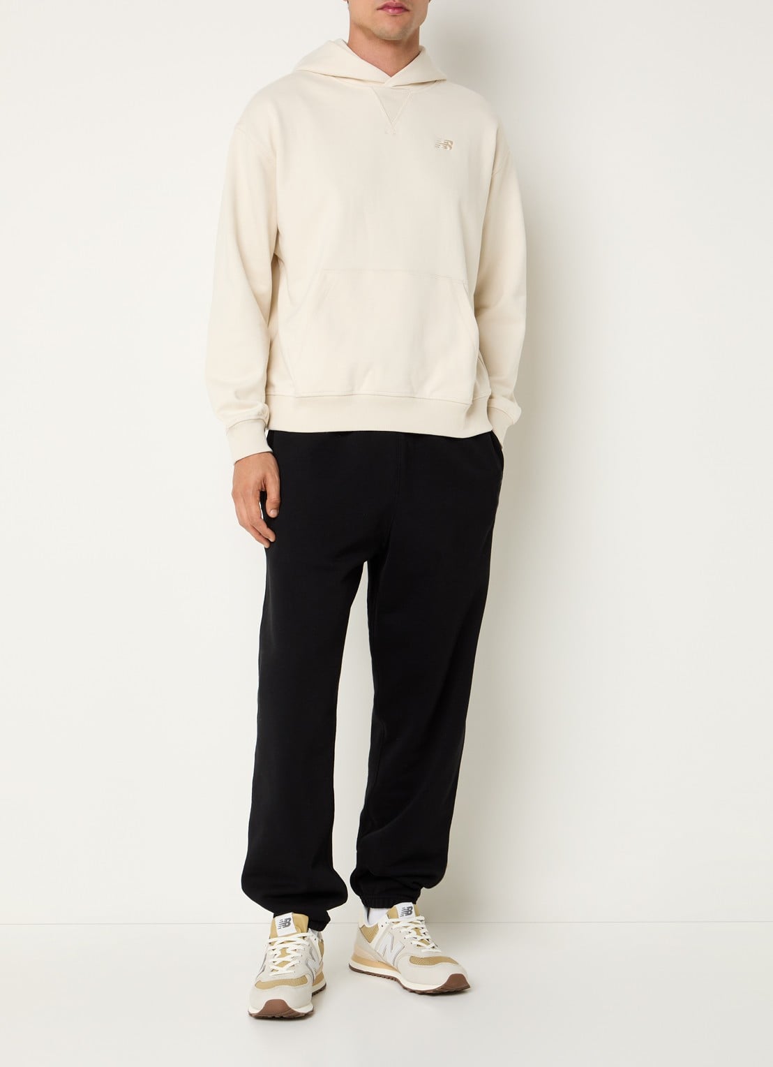 New Balance Hoodie met capuchon en logo - voorkant 4 creme