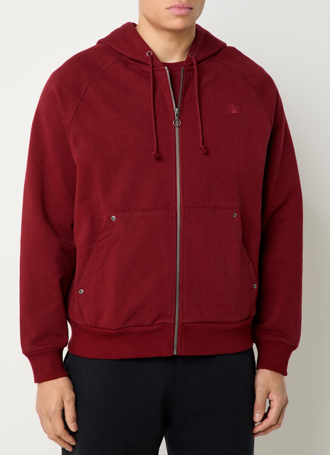 New Balance Hoodie met logoborduring en steekzakken - detail 4 rood