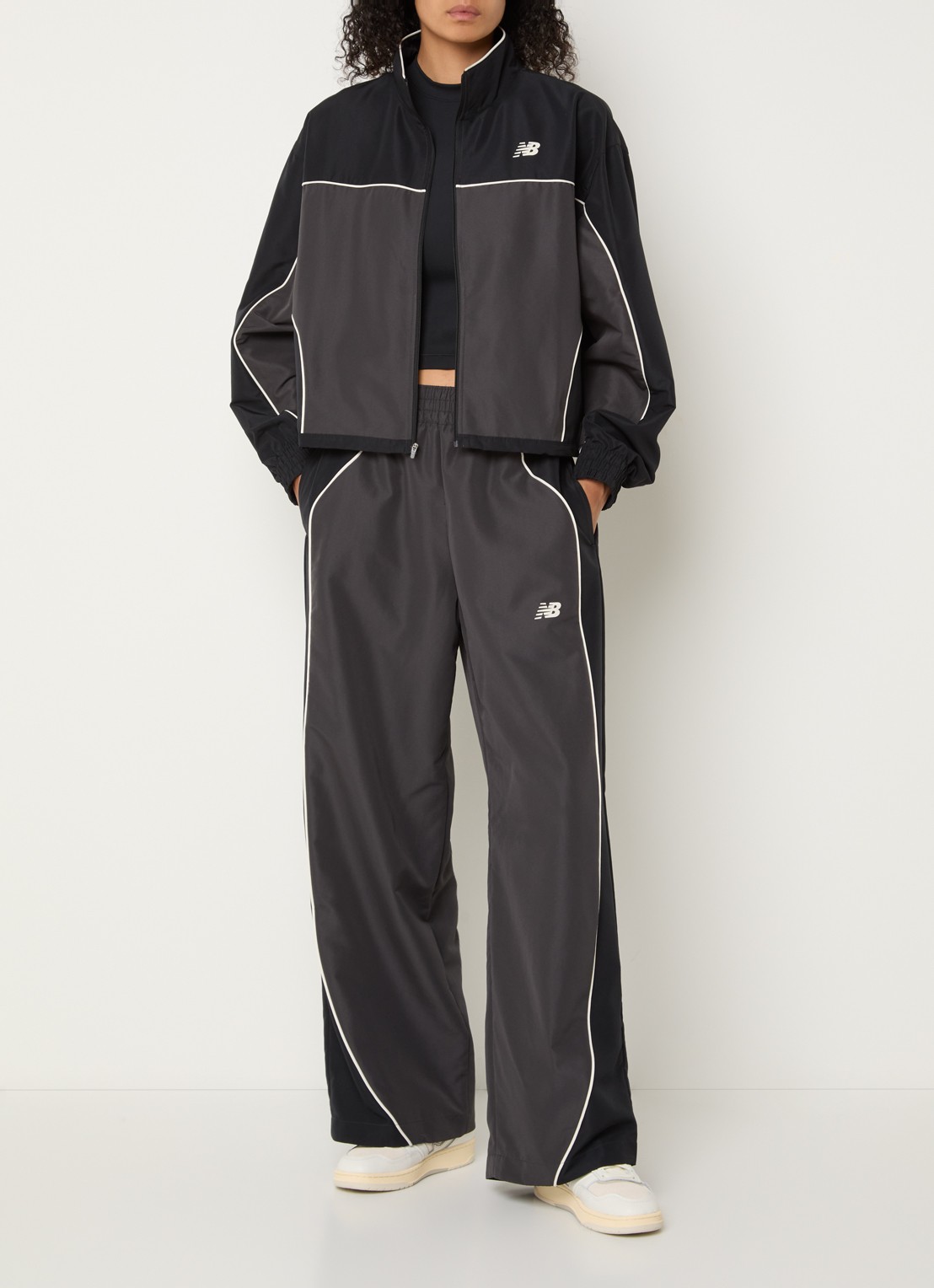 New Balance Jack met logo en steekzakken - voorkant 2 zwart