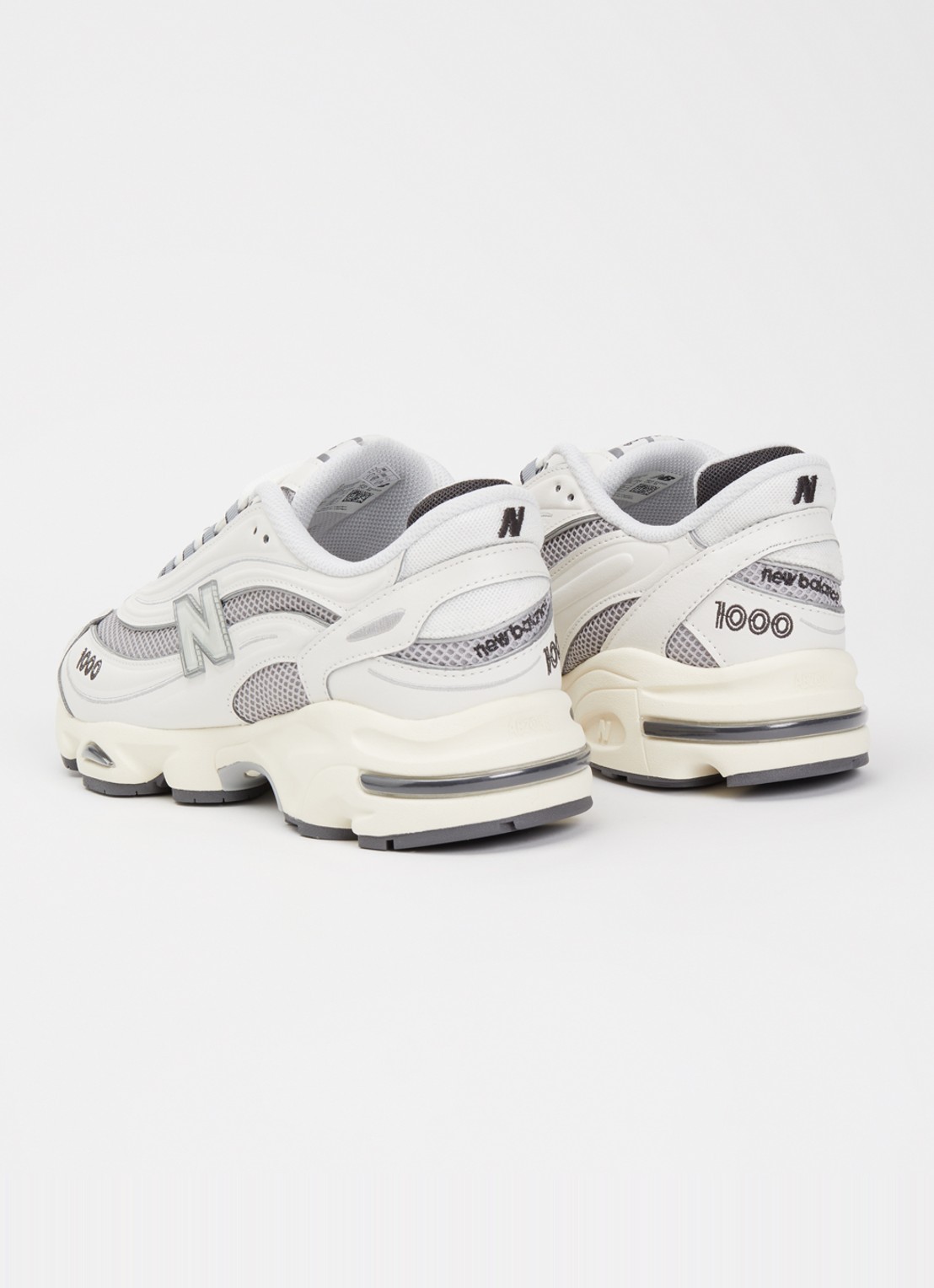 New Balance M1000 sneaker van mesh met leren details - achterkant gebroken wit