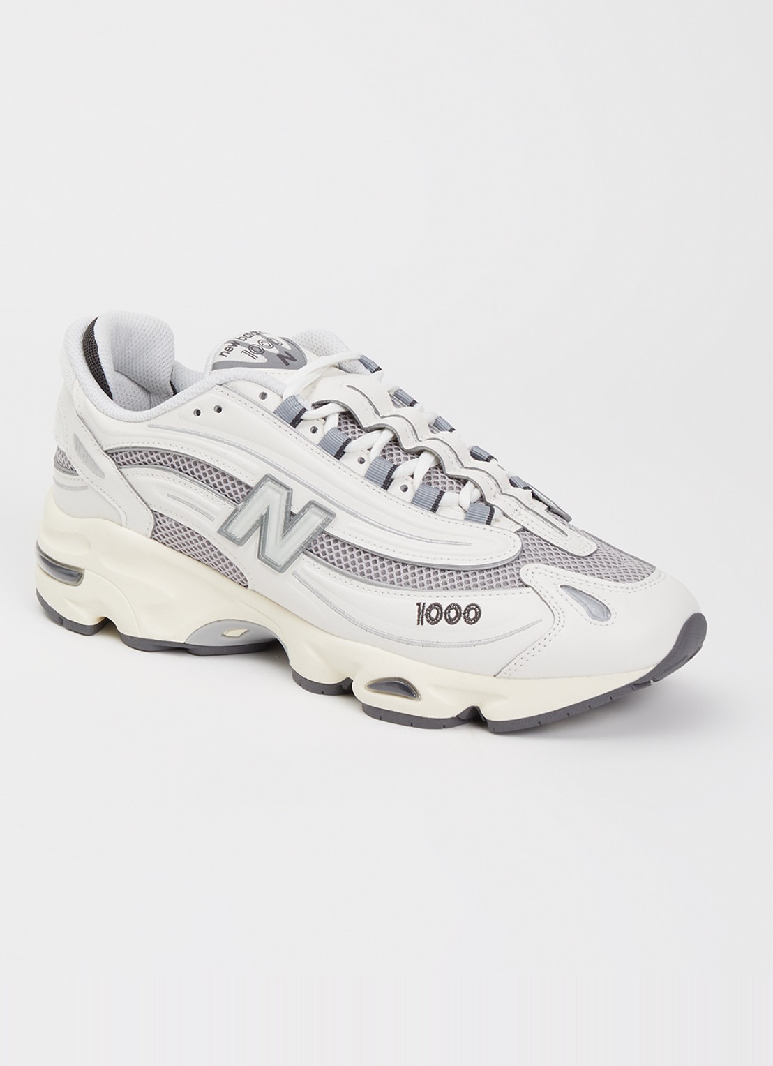 New Balance M1000 sneaker van mesh met leren details - voorkant 5 gebroken wit