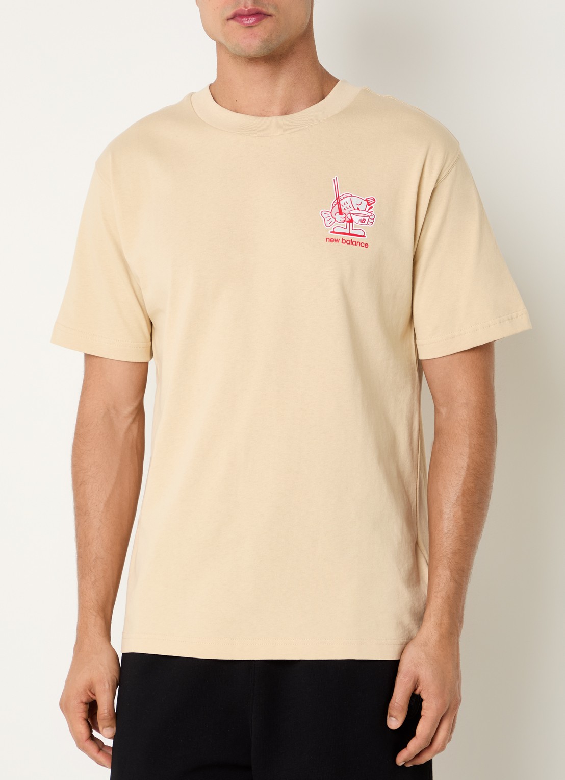 New Balance Ramen T-shirt met logo- en backprint - achterkant beige