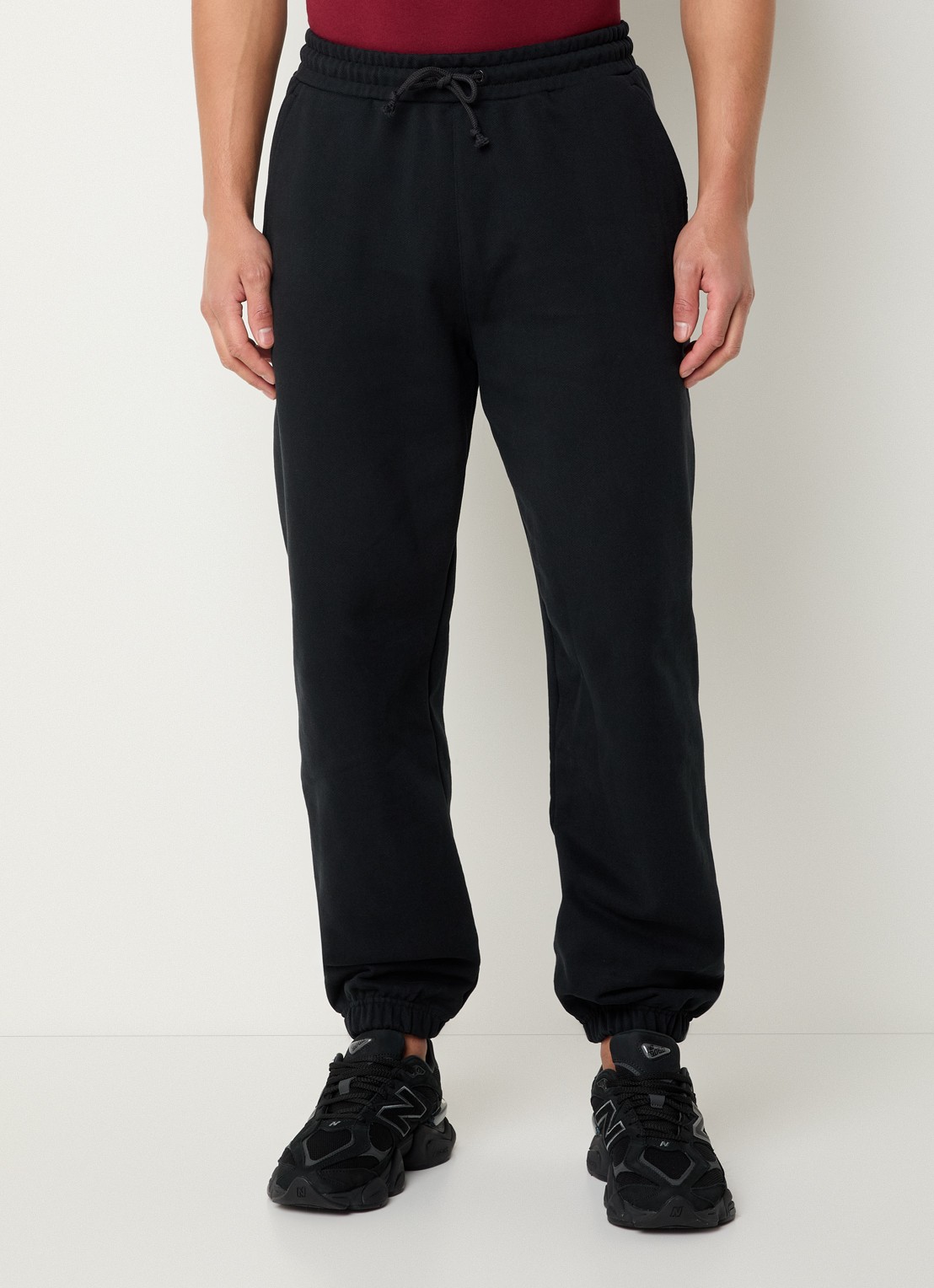 New Balance Regular fit joggingsbroek met logoborduring en steekzakken - detail 4 zwart