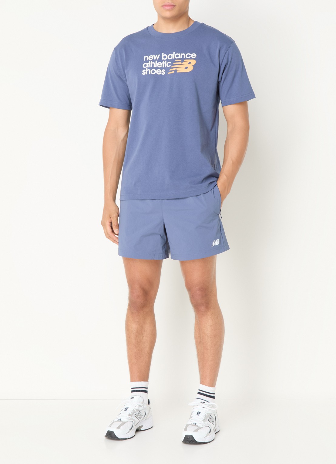 New Balance T-shirt met logoprint - voorkant 4 paars