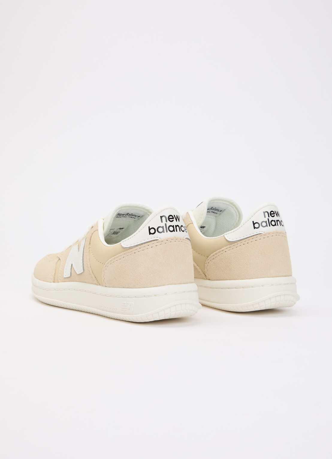 New Balance T500 sneaker van suède - achterkant 2 zand