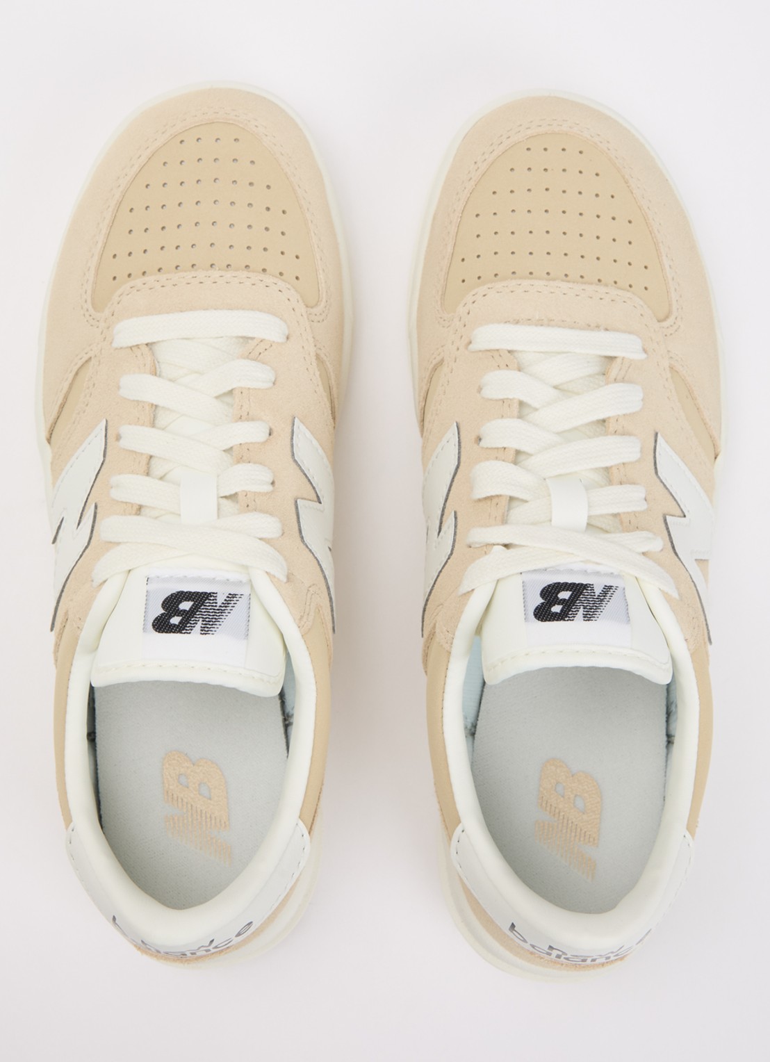 New Balance T500 sneaker van suède - detail 4 zand