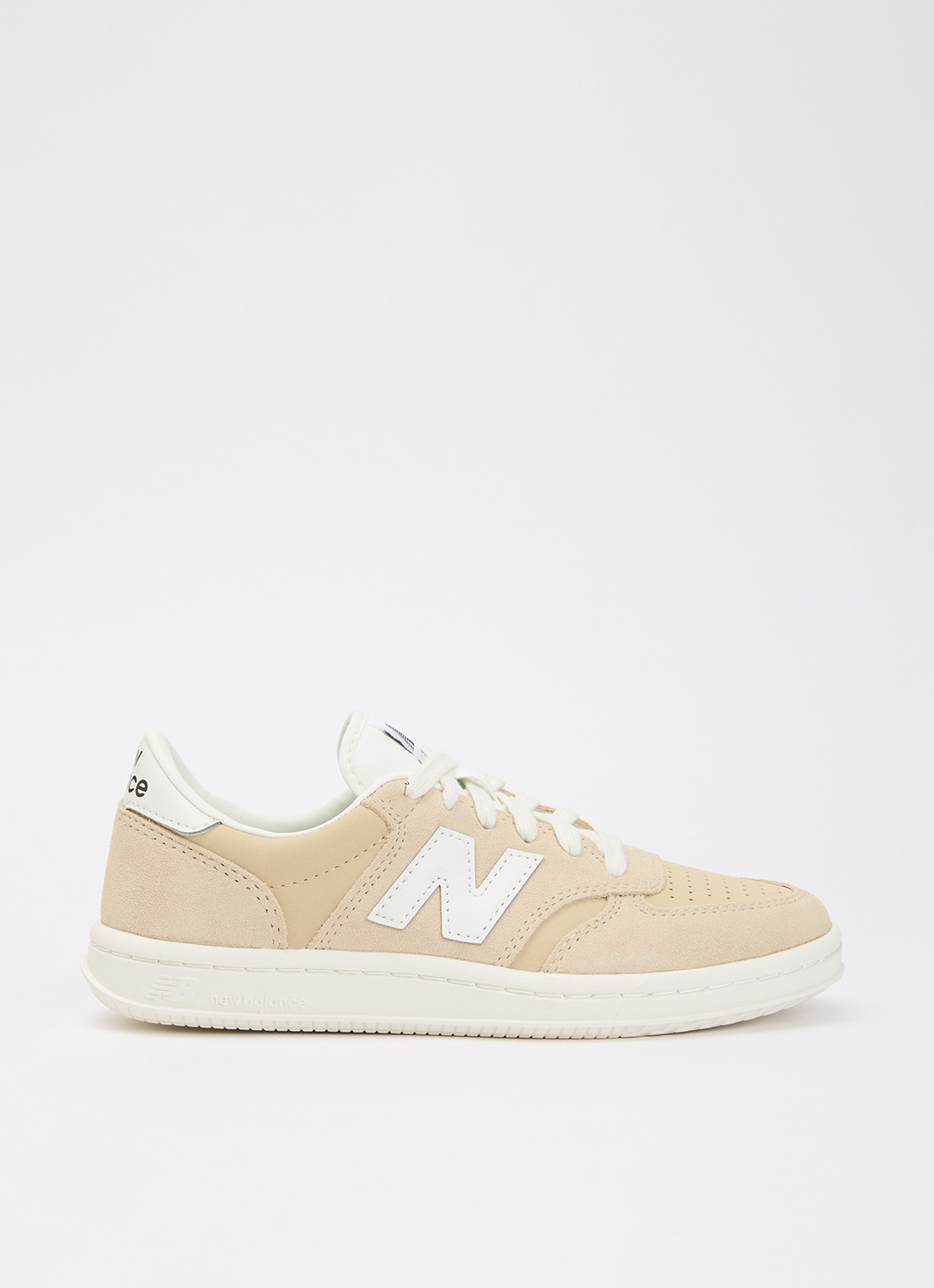 New Balance T500 sneaker van suède - voorkant zand
