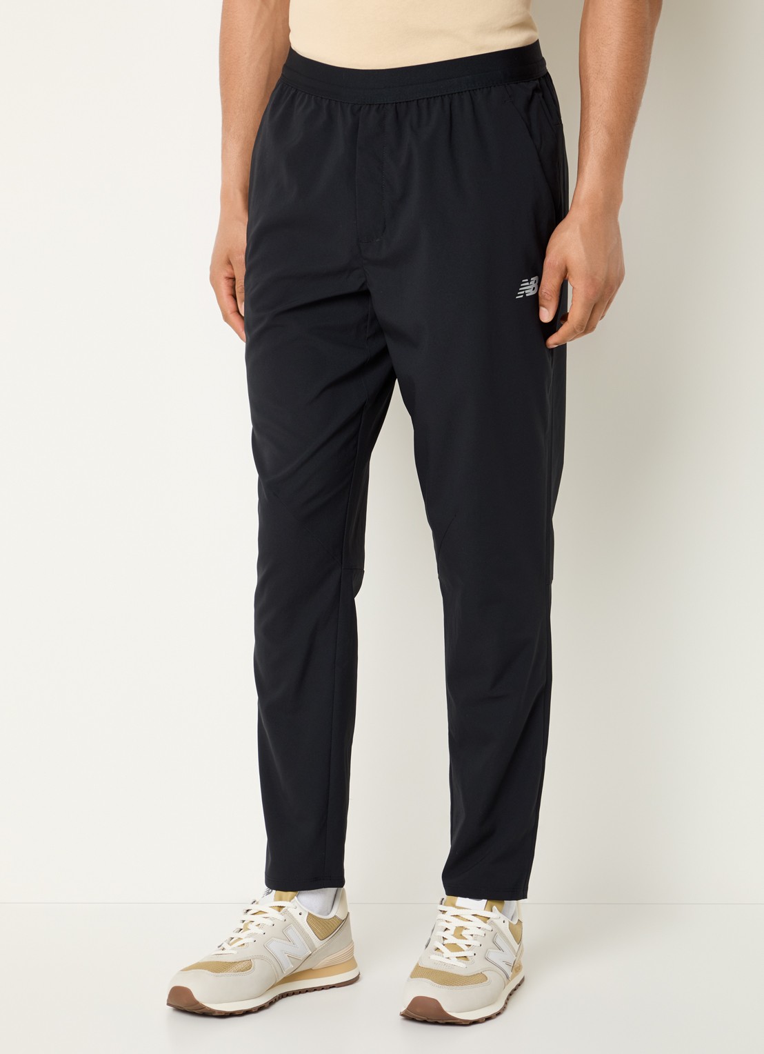 New Balance Tapered fit trackpants met logo en steekzakken - detail 4 zwart