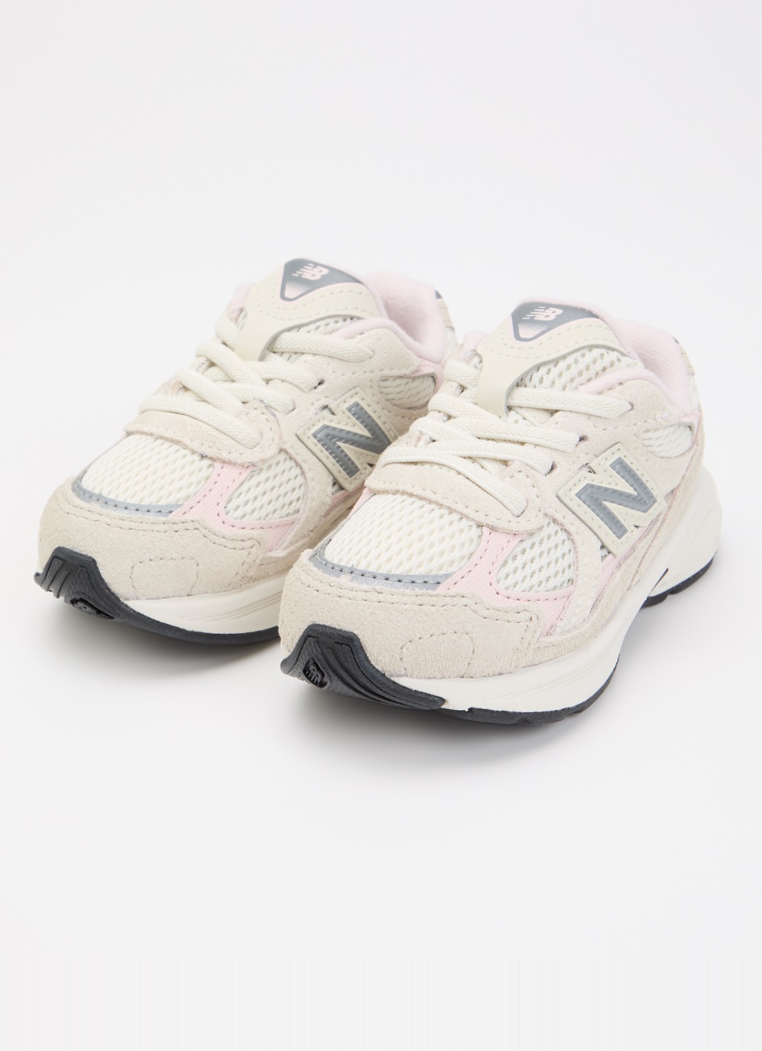 New Balance Turtledove 162 sneaker met details van suède en mesh - voorkant 4 beige