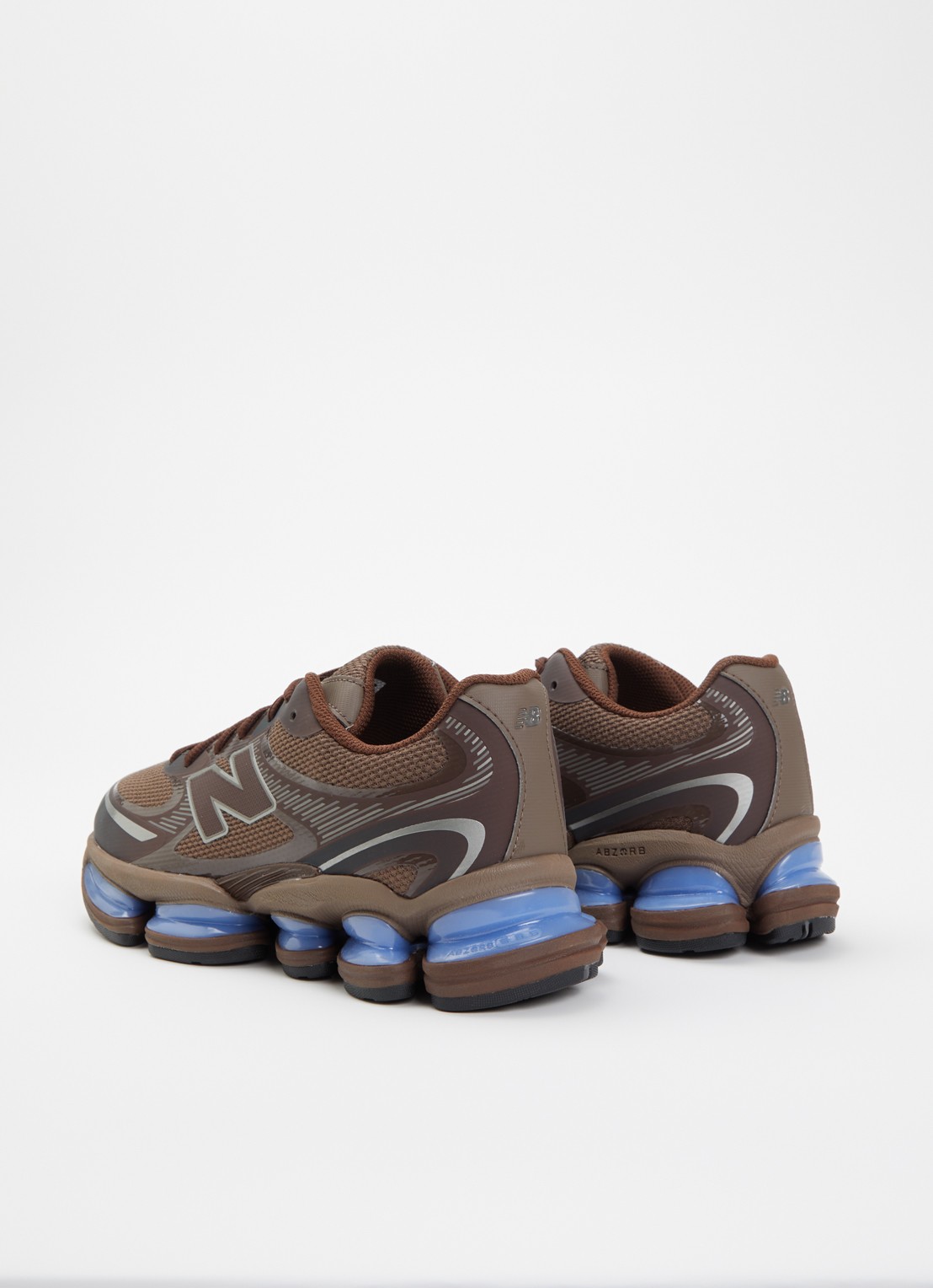 New Balance U2000 sneaker met mesh details - achterkant beige
