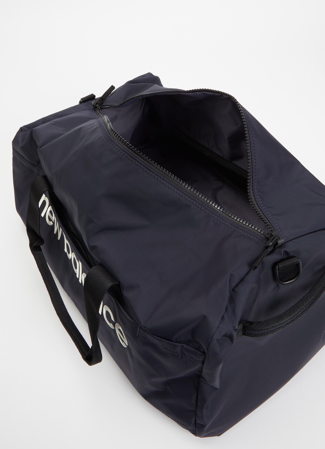 New Balance Urban sporttas met logoborduring en afneembare schouderriem - detail 3 donkerblauw