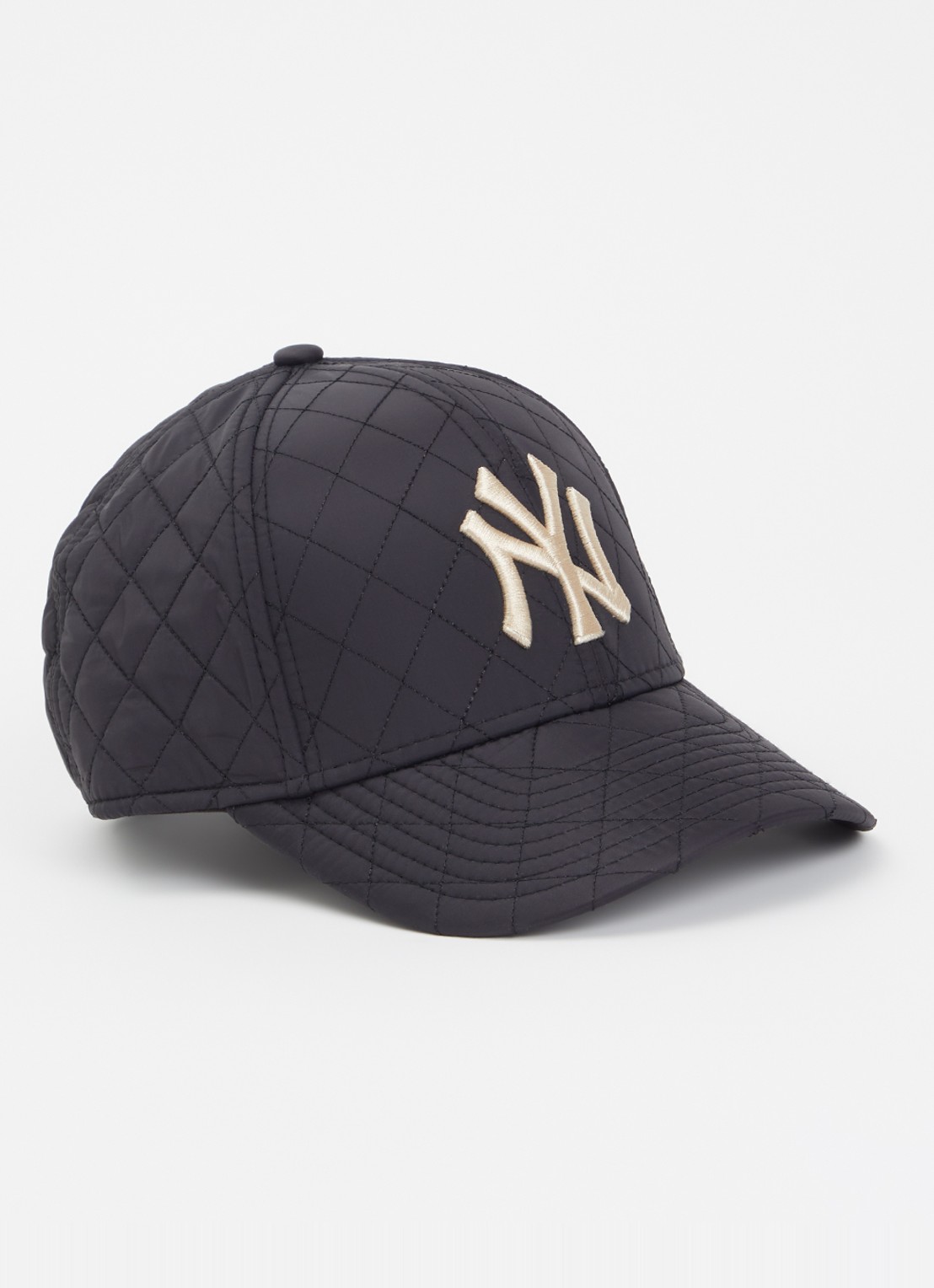 New Era Pet met logo en quilt patroon - voorkant zwart