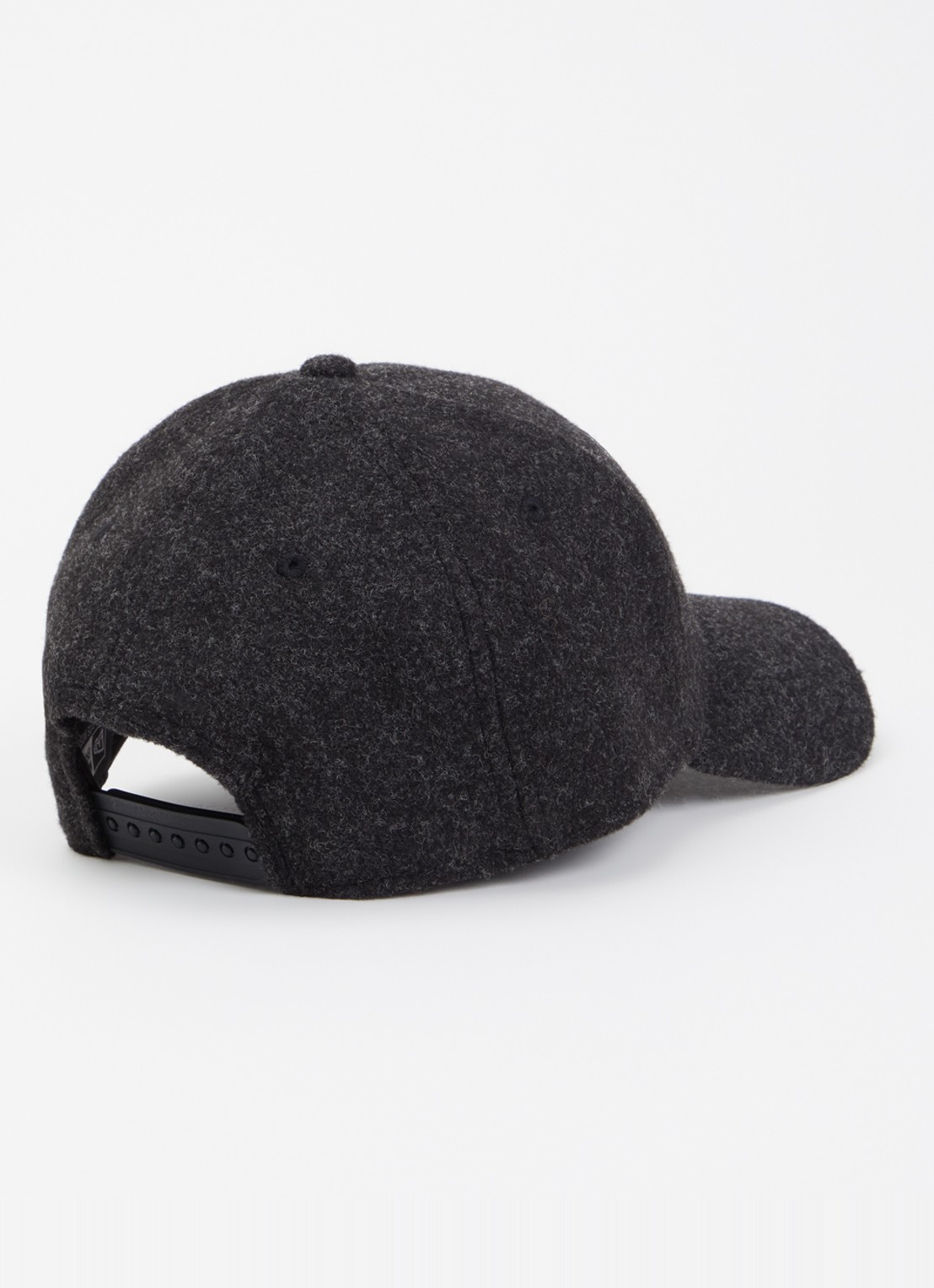 New Era Pet met logoborduring - detail 2 zwart