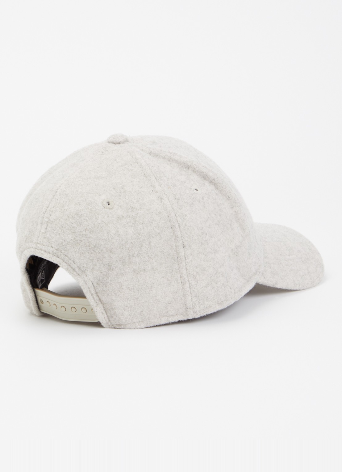 New Era Pet met logoborduring - detail lichtgrijs