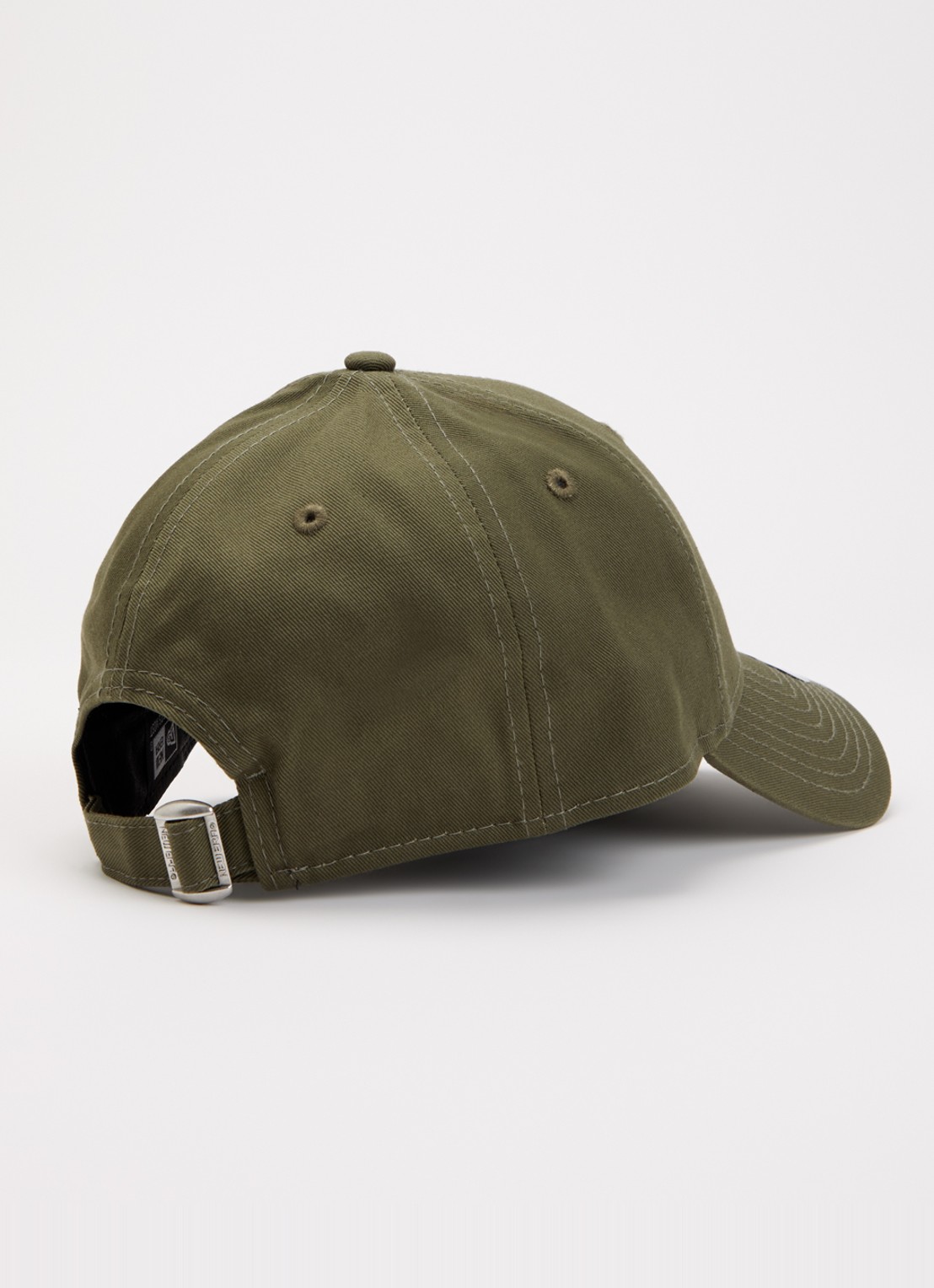 New Era Pet met logoborduring - detail 2 legergroen
