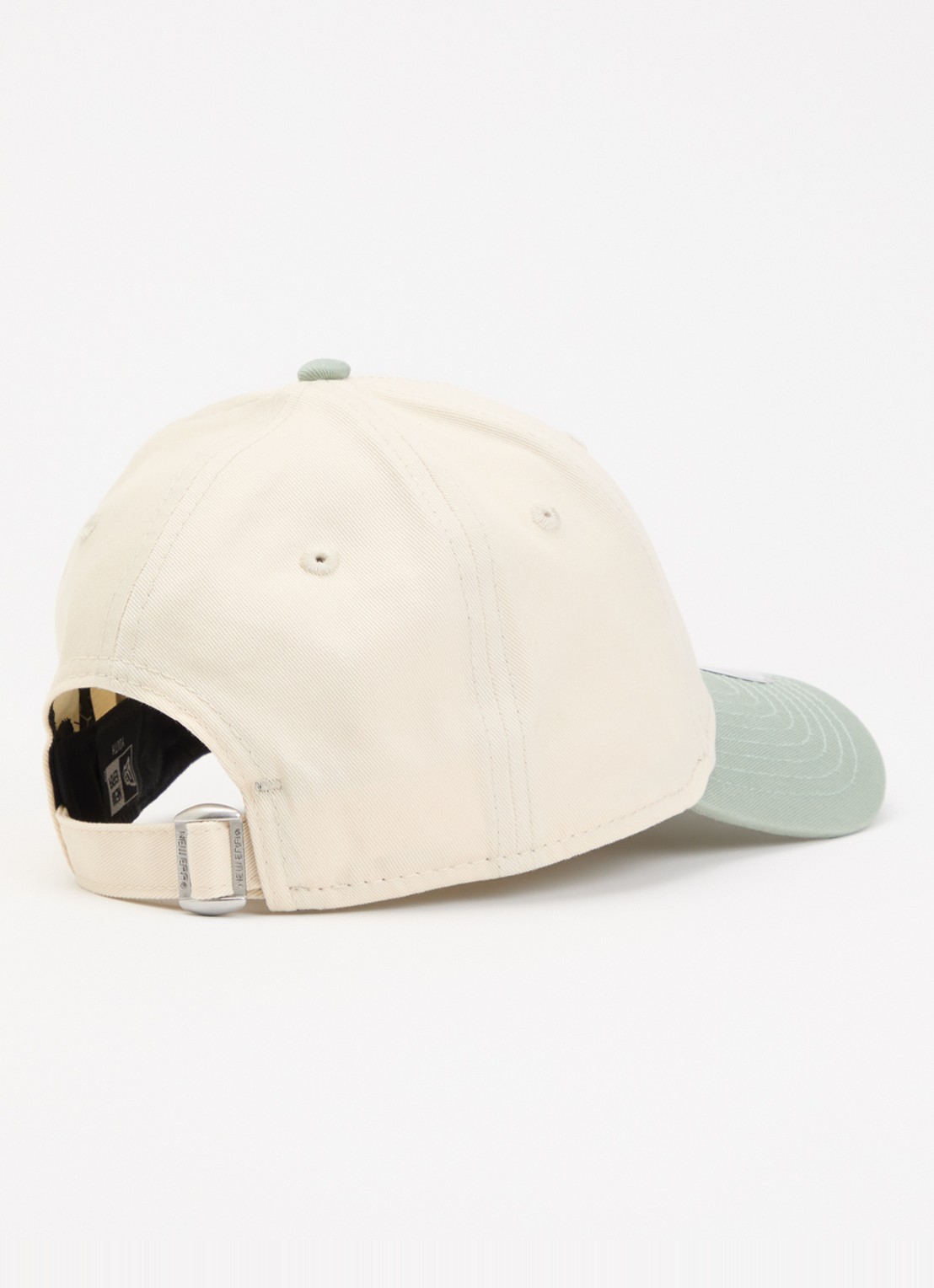 New Era Pet met logoborduring - detail lindegroen