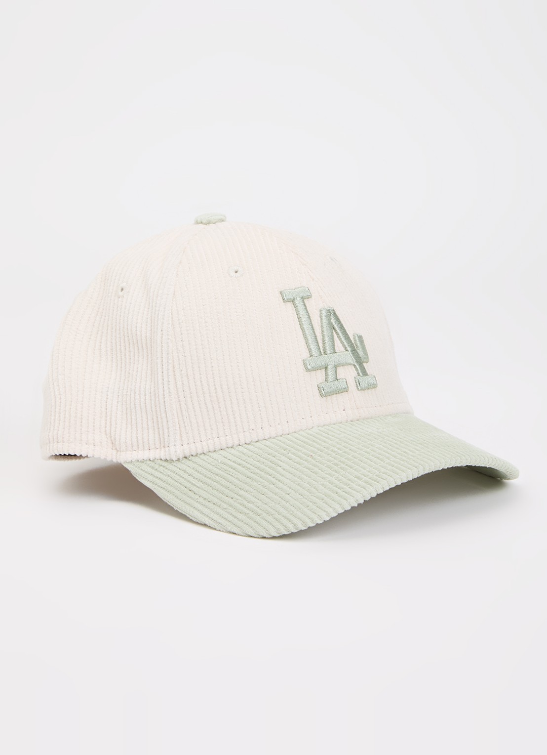 New Era Pet van corduroy met logoborduring - voorkant 2 lindegroen
