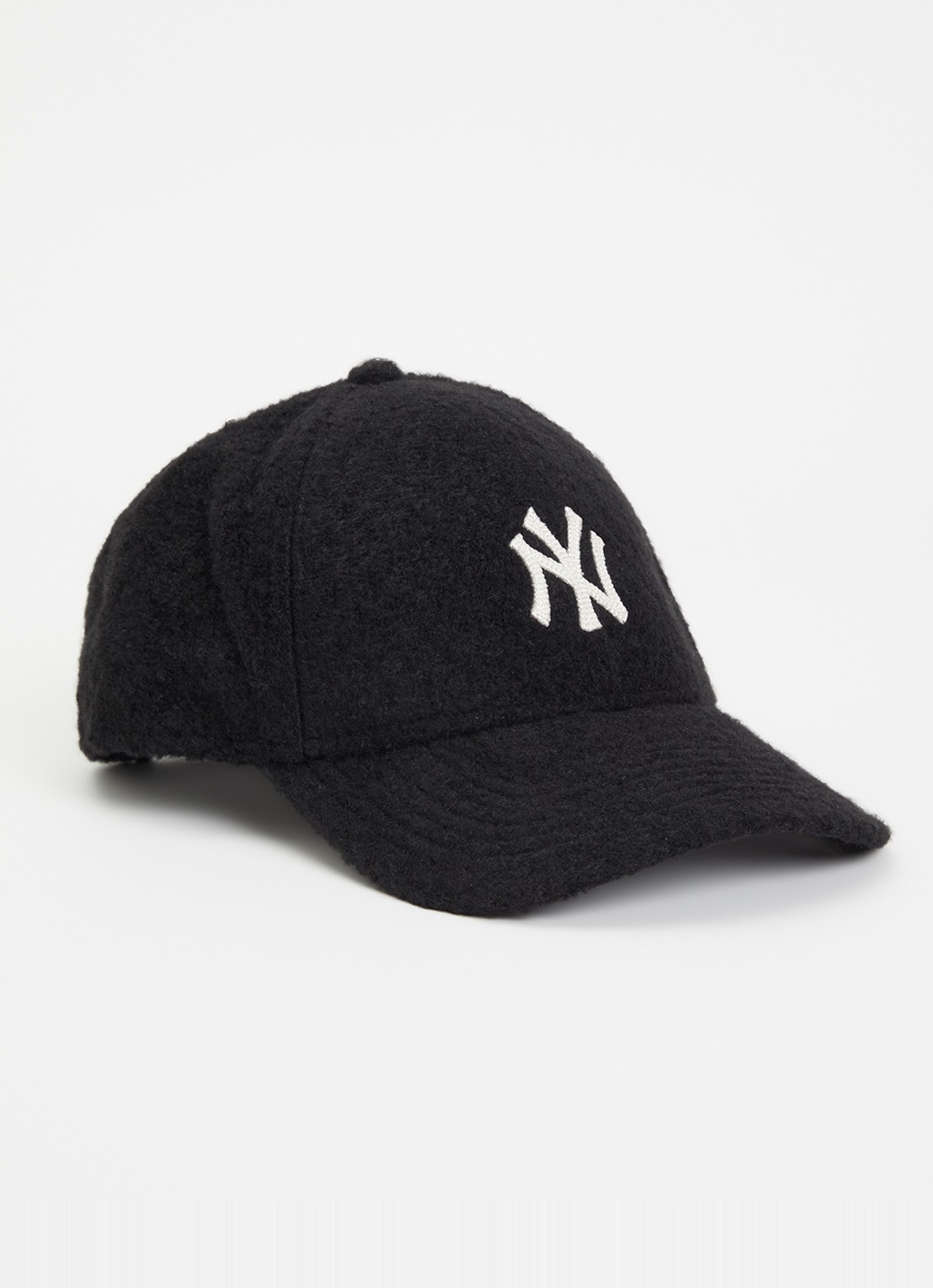 New Era Pet van teddy en logoborduring  - voorkant zwart