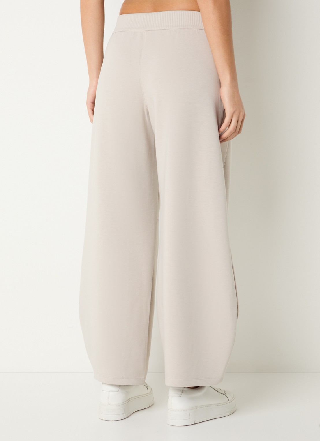 Nike 24.7 high waist wide fit joggingbroek met steekzakken - achterkant 3 beige
