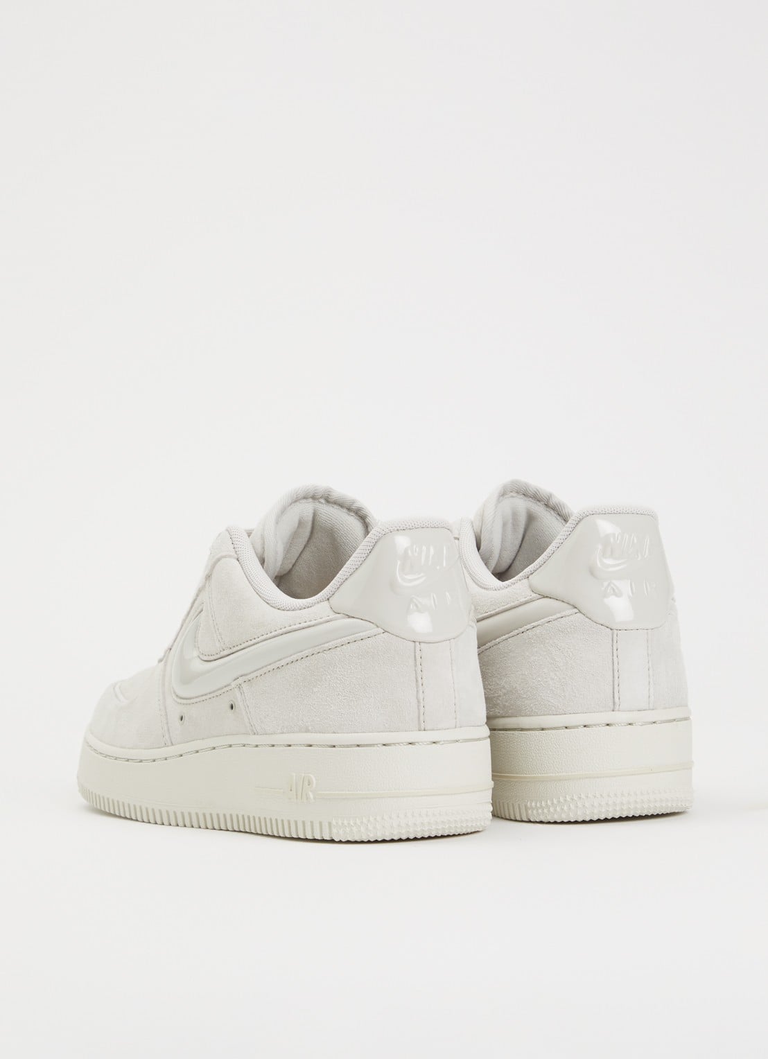 Nike Air Force 1 sneaker van suède - achterkant 2 creme