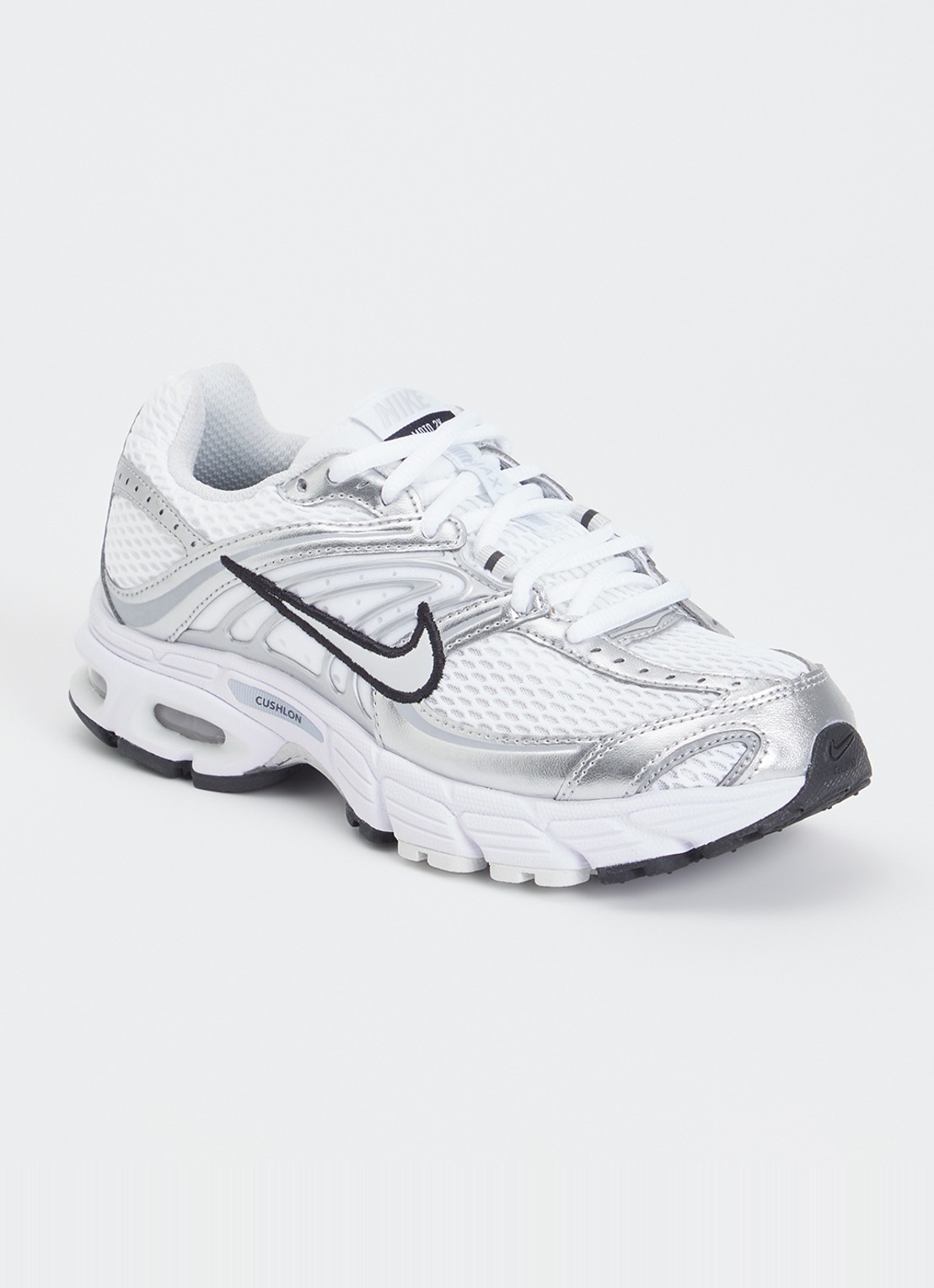 Nike Air Max Moto 2K sneaker met mesh details - voorkant zilver