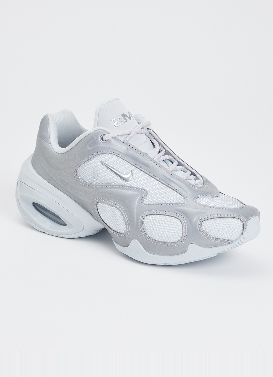 Nike Air Max Muse sneaker met mesh details en metallic finish - voorkant 5 zilver