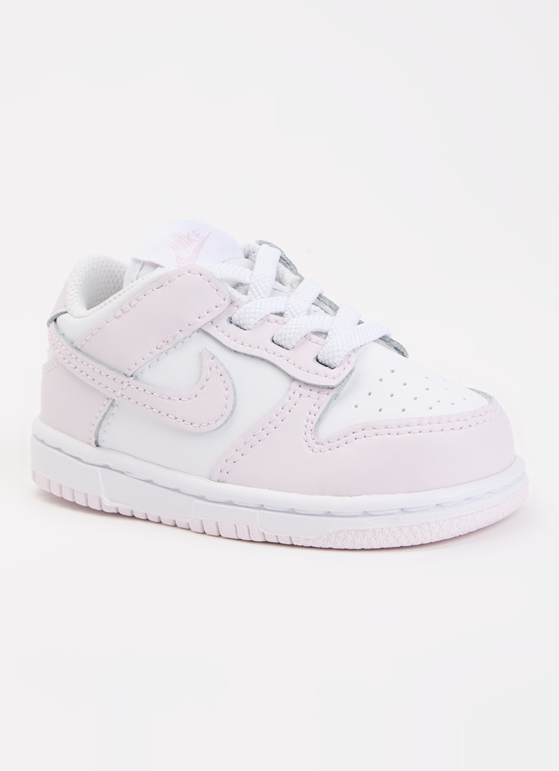 Nike Dunk Low sneaker met logo - voorkant 3 lichtroze