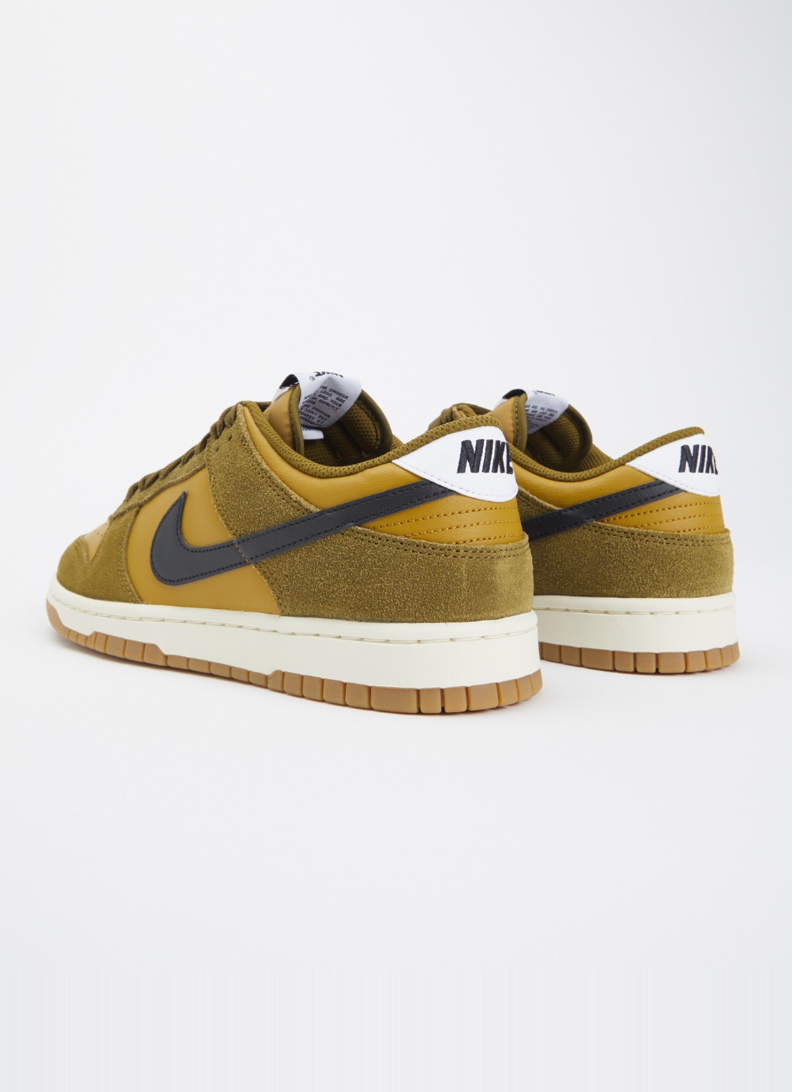 Nike Dunk Low sneaker met suède details - achterkant olijfgroen