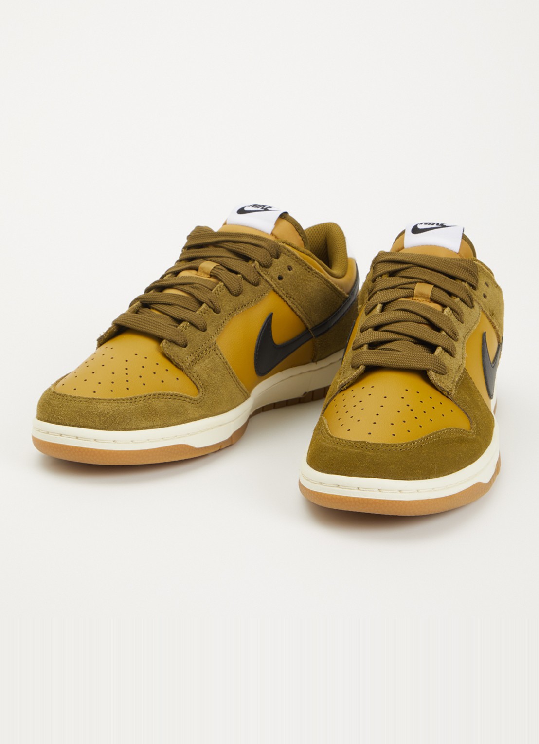 Nike Dunk Low sneaker met suède details - detail 2 olijfgroen