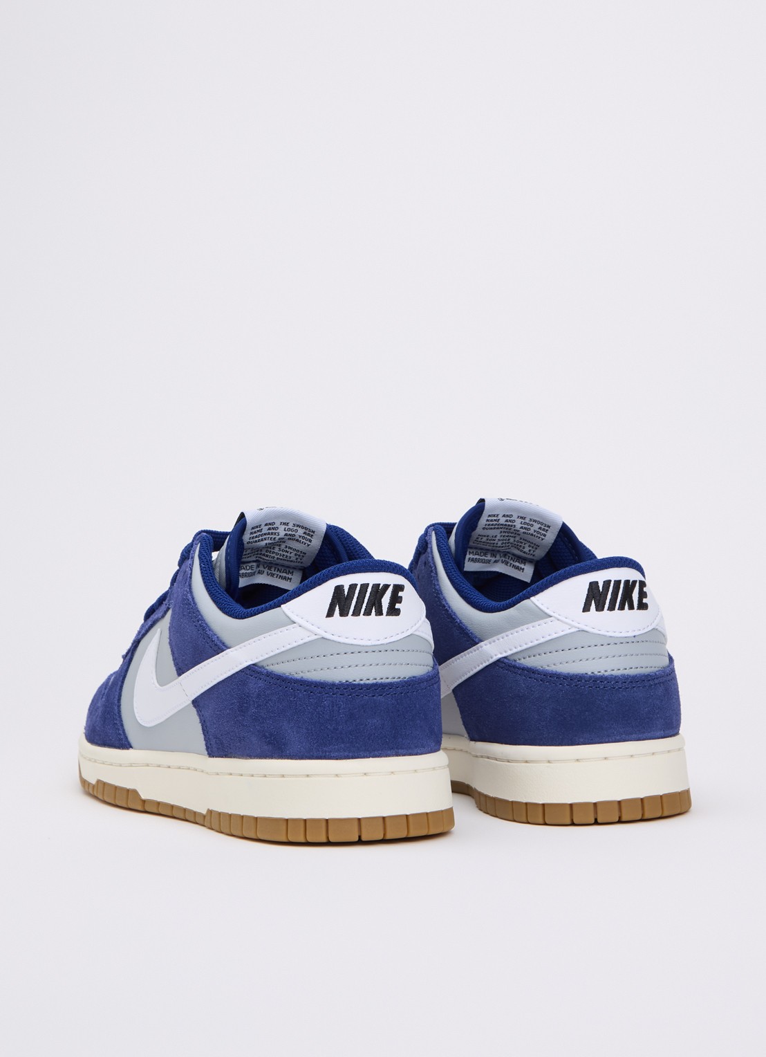 Nike Dunk Low sneaker met suède details - achterkant 2 royalblauw