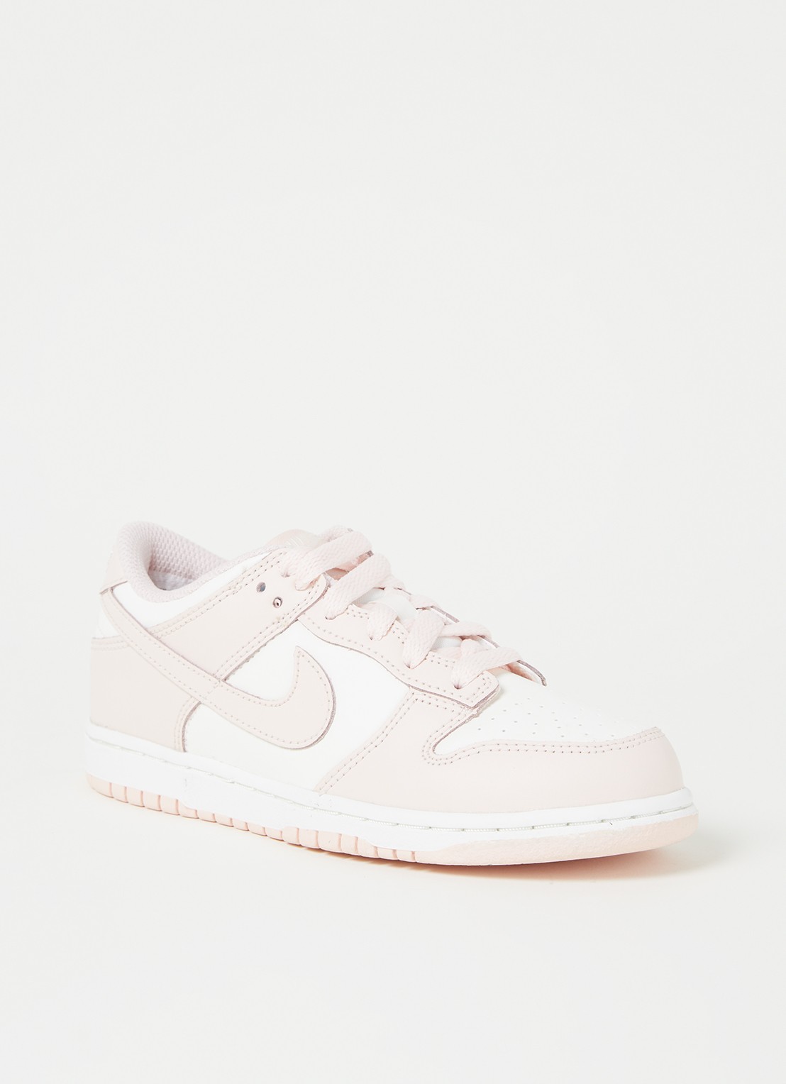 Nike Dunk Low sneaker van leer - voorkant lichtroze