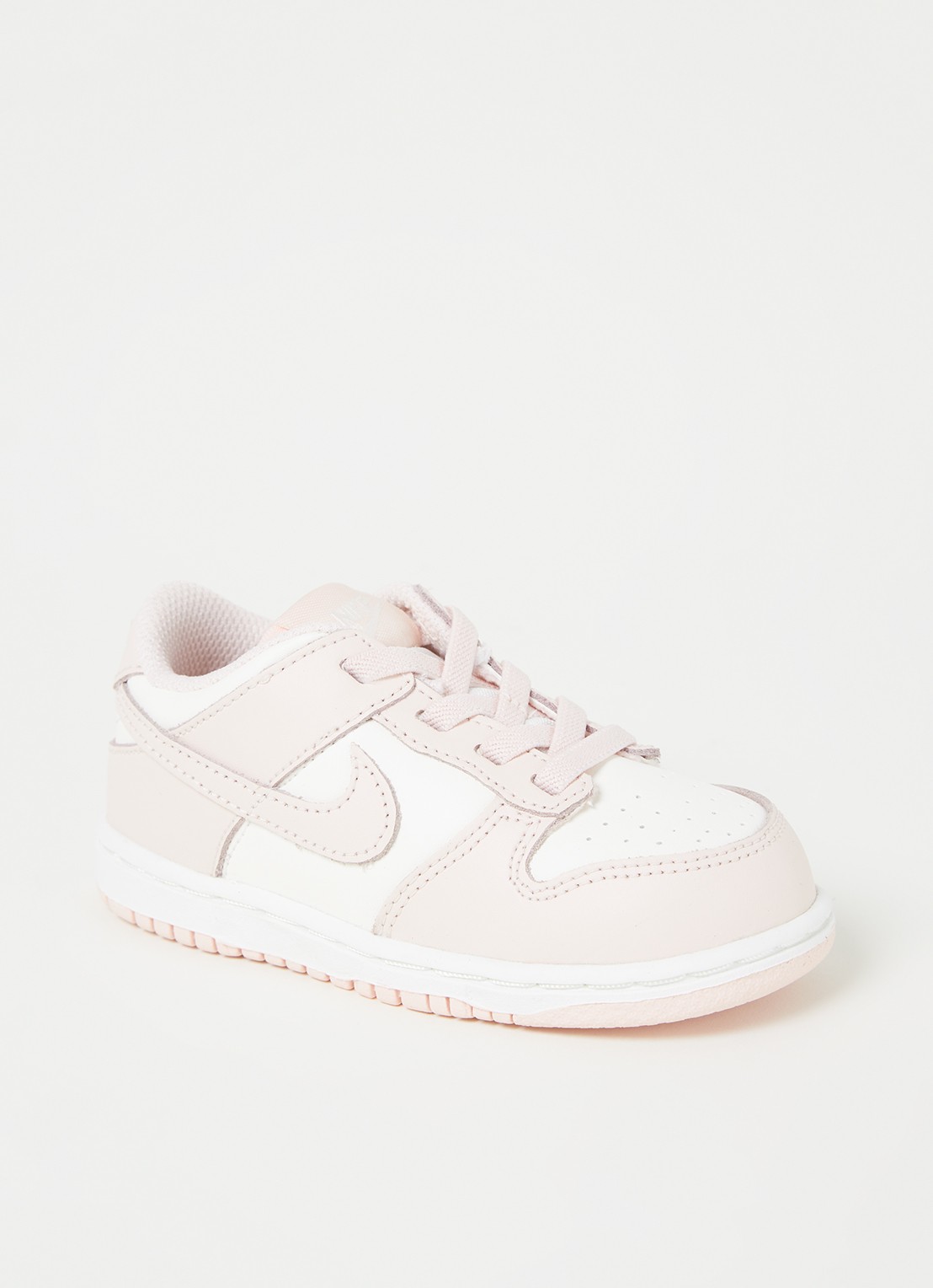 Nike Dunk Low sneaker van leer - voorkant lichtroze