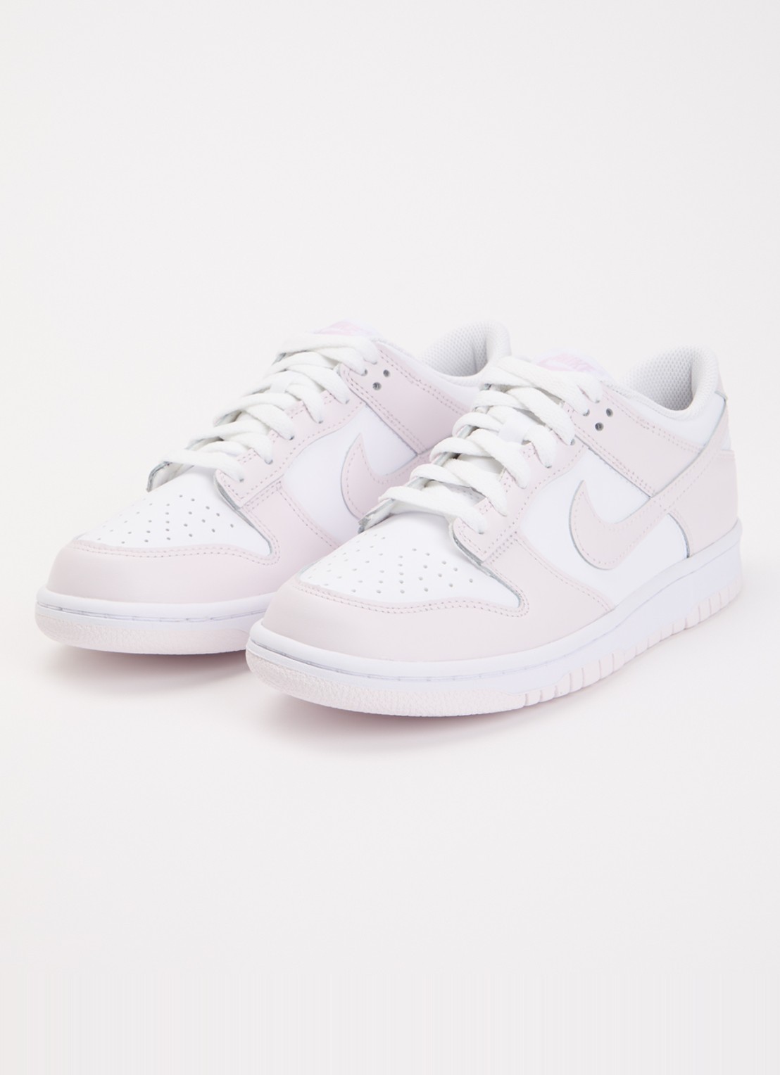 Nike Dunk Low sneaker van leer - voorkant 2 lichtroze