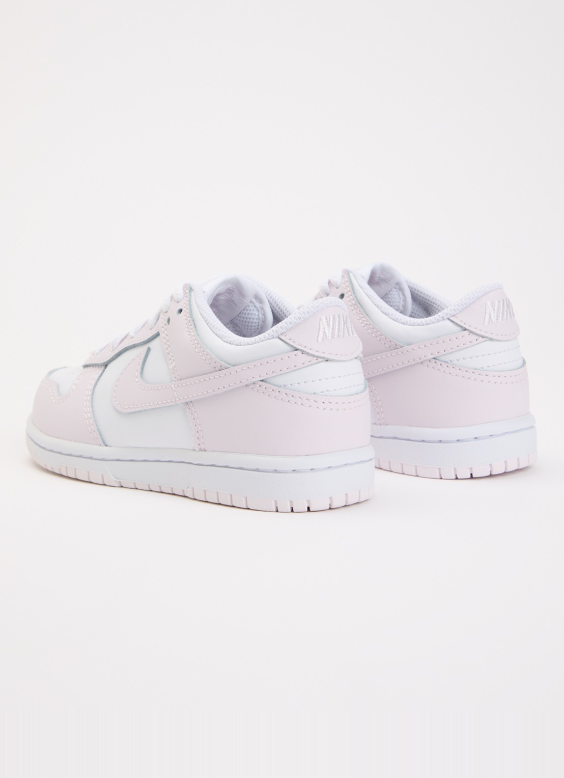 Nike Dunk Low sneaker van logo - achterkant lichtroze