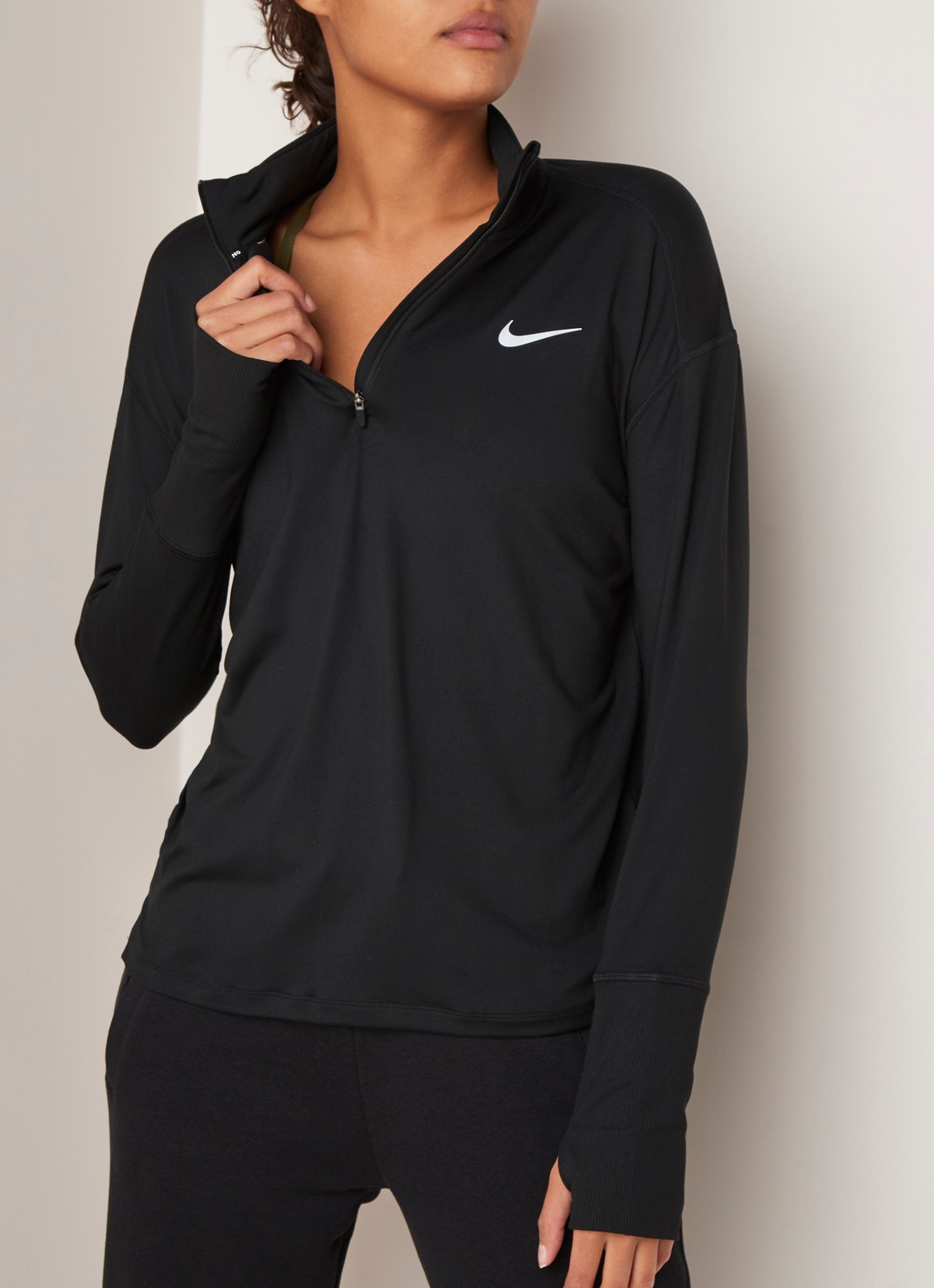 Nike Hardlooptop met halve rits - detail 2 zwart
