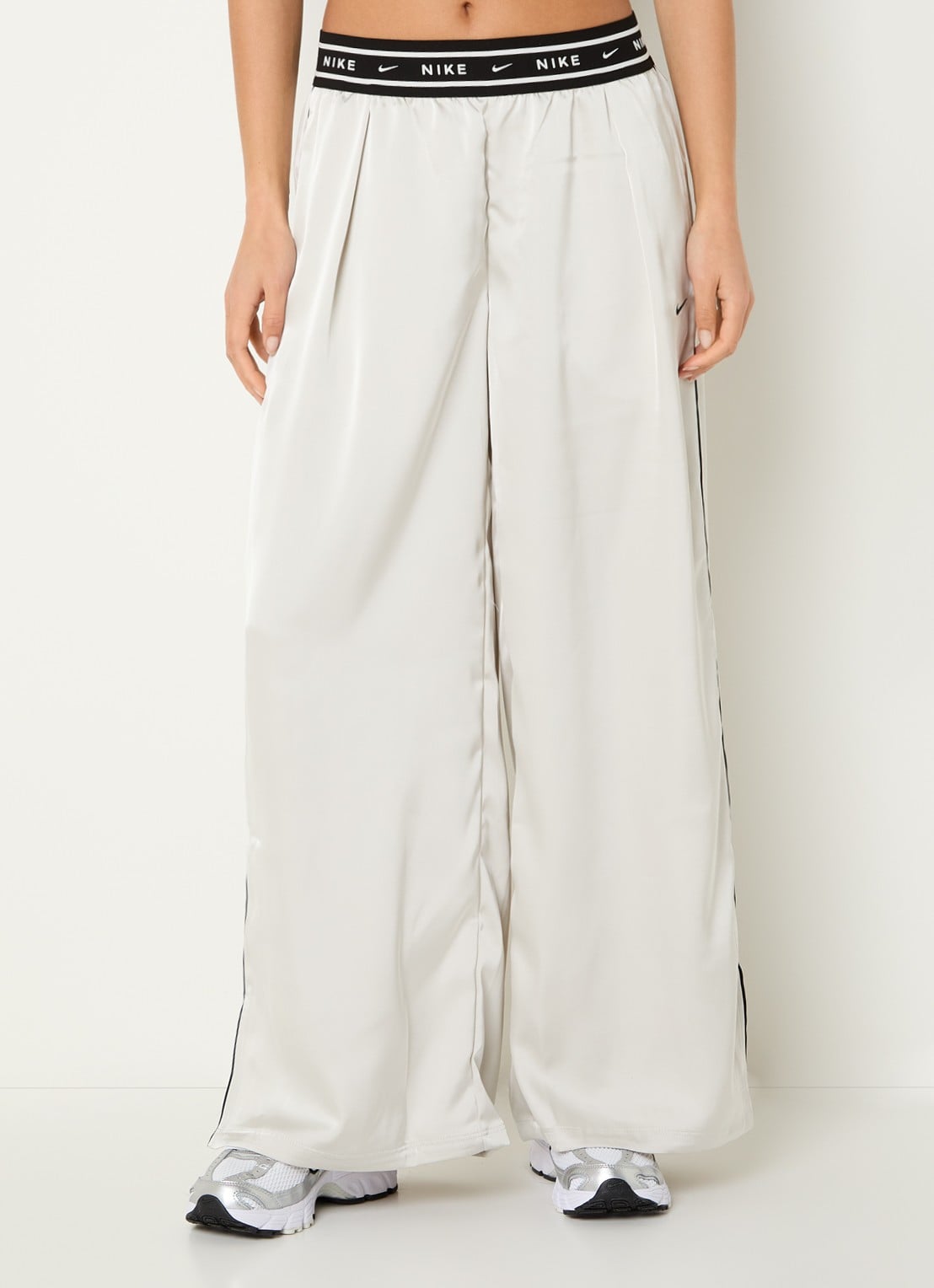 Nike High waist loose fit broek van satijn met logoband - detail 6 donkergroen