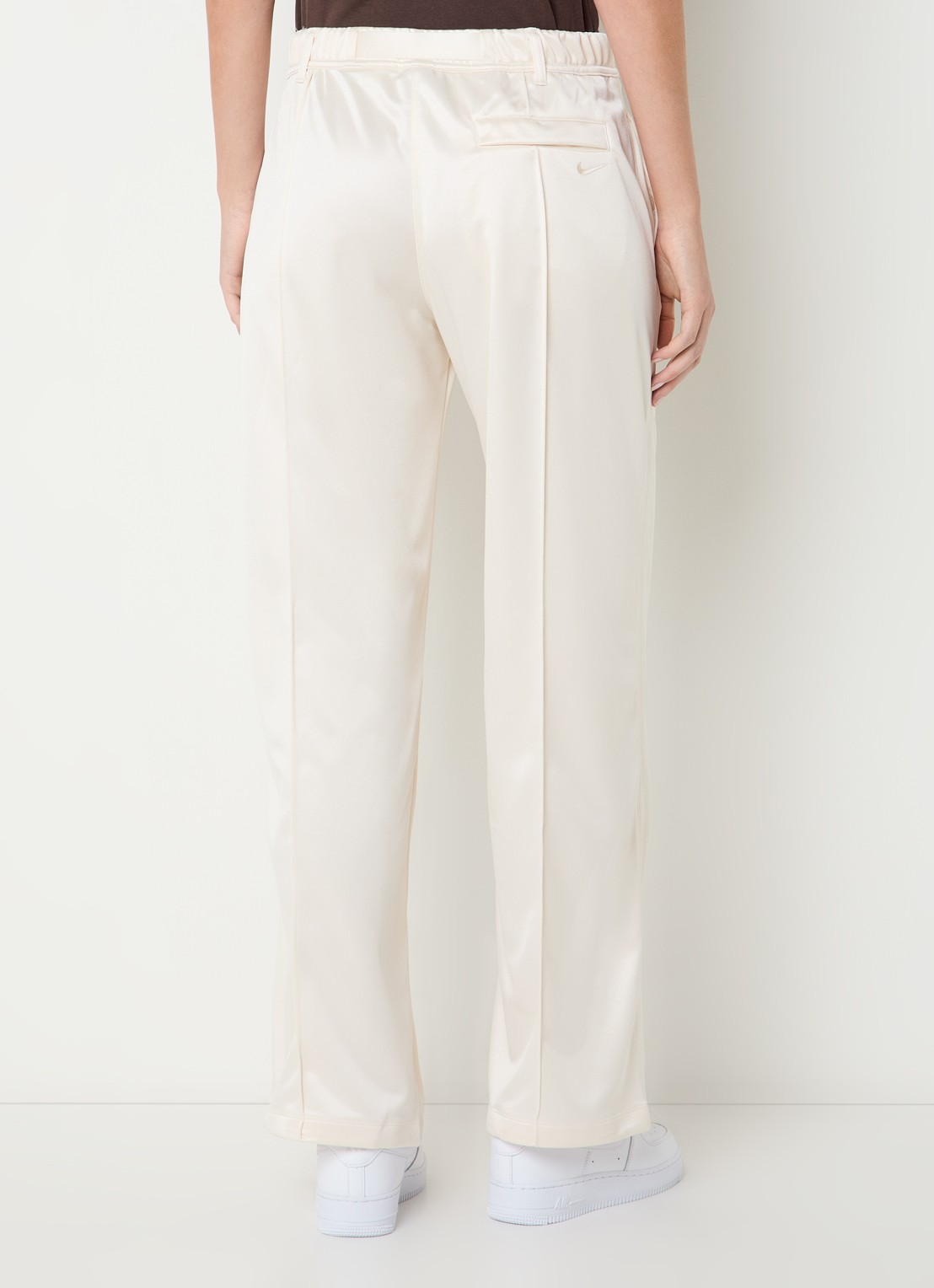 Nike High waist straight fit joggingsbroek van satijn - achterkant 4 ivoor