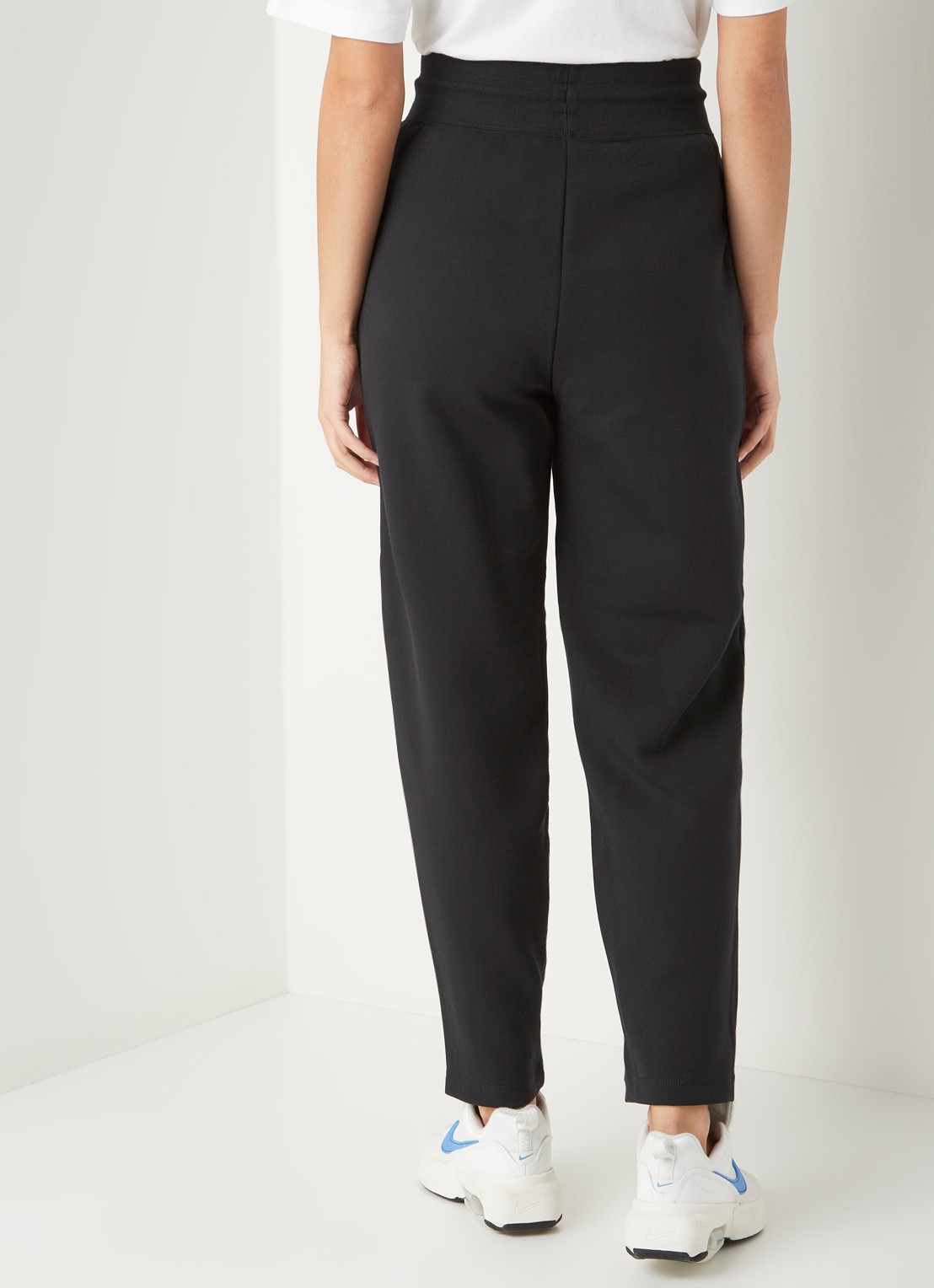 Nike High waist tapered fit cropped joggingbroek met logo - achterkant zwart