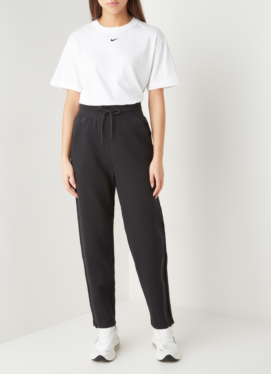 Nike High waist tapered fit cropped joggingbroek met logo - voorkant 3 zwart