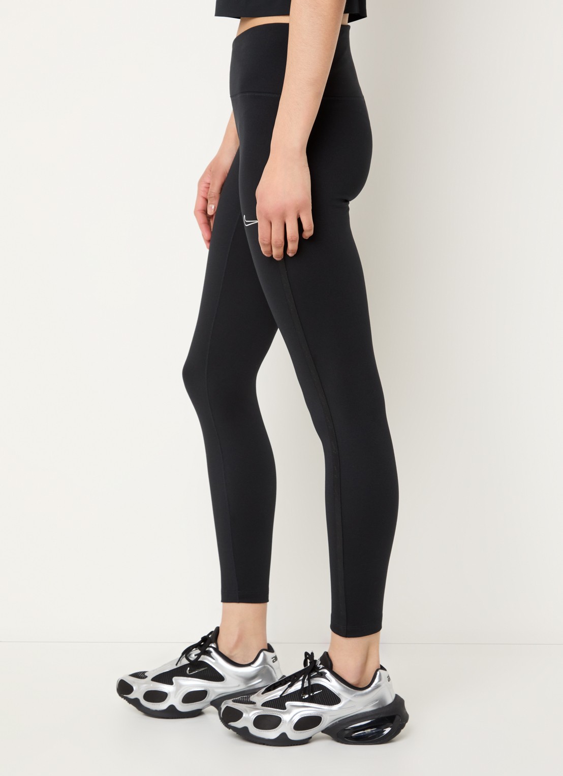 Nike One high waist cropped trainingslegging met dri-FIT en logo - detail 3 zwart
